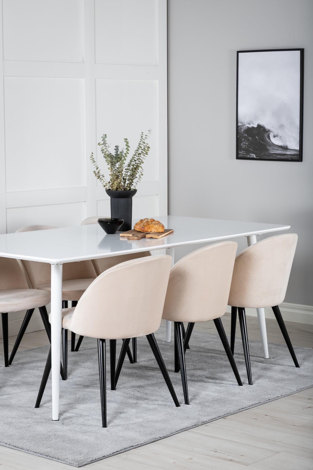 Polar Esszimmerset + Velvet 180cm/6St. in Weiss / Beige / Schwarz präsentiert im Onlineshop von KAQTU Design AG. Esszimmerset ist von Venture Home