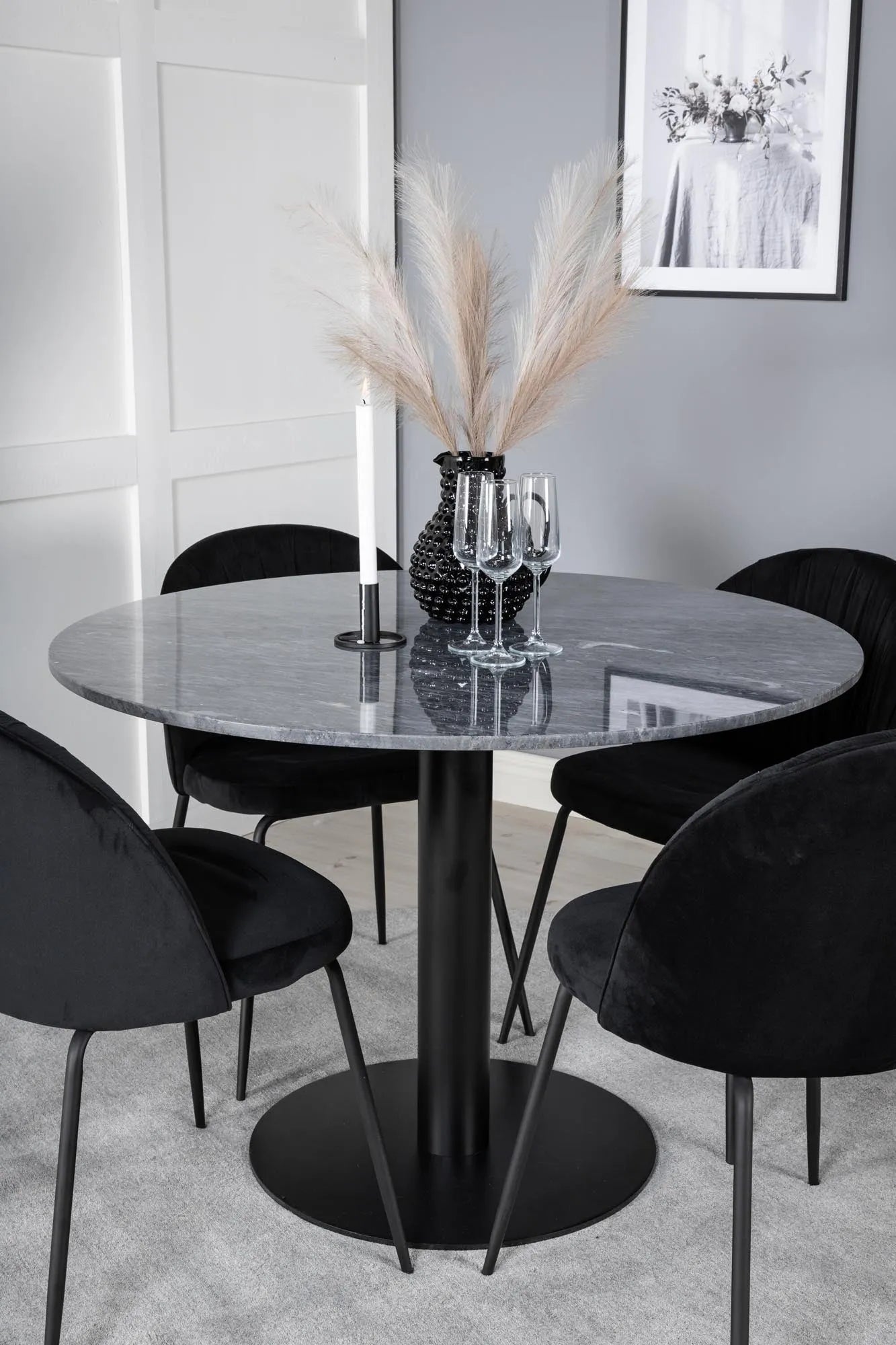 Estelle Esszimmerset: Modernes Design trifft auf Funktionalität.