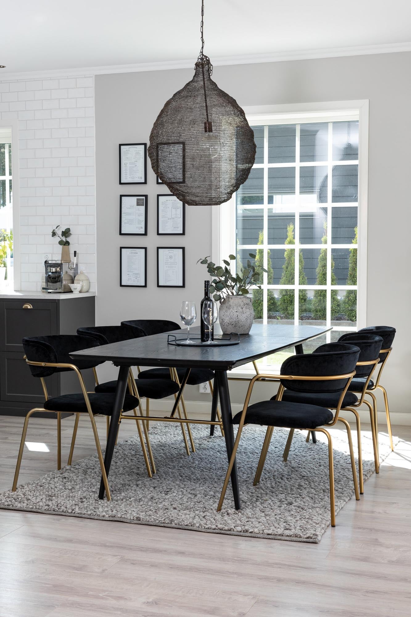 Gold Esszimmerset ausziehbar + Arrow 180cm/6St. in Schwarz / Gold präsentiert im Onlineshop von KAQTU Design AG. Esszimmerset ist von Venture Home