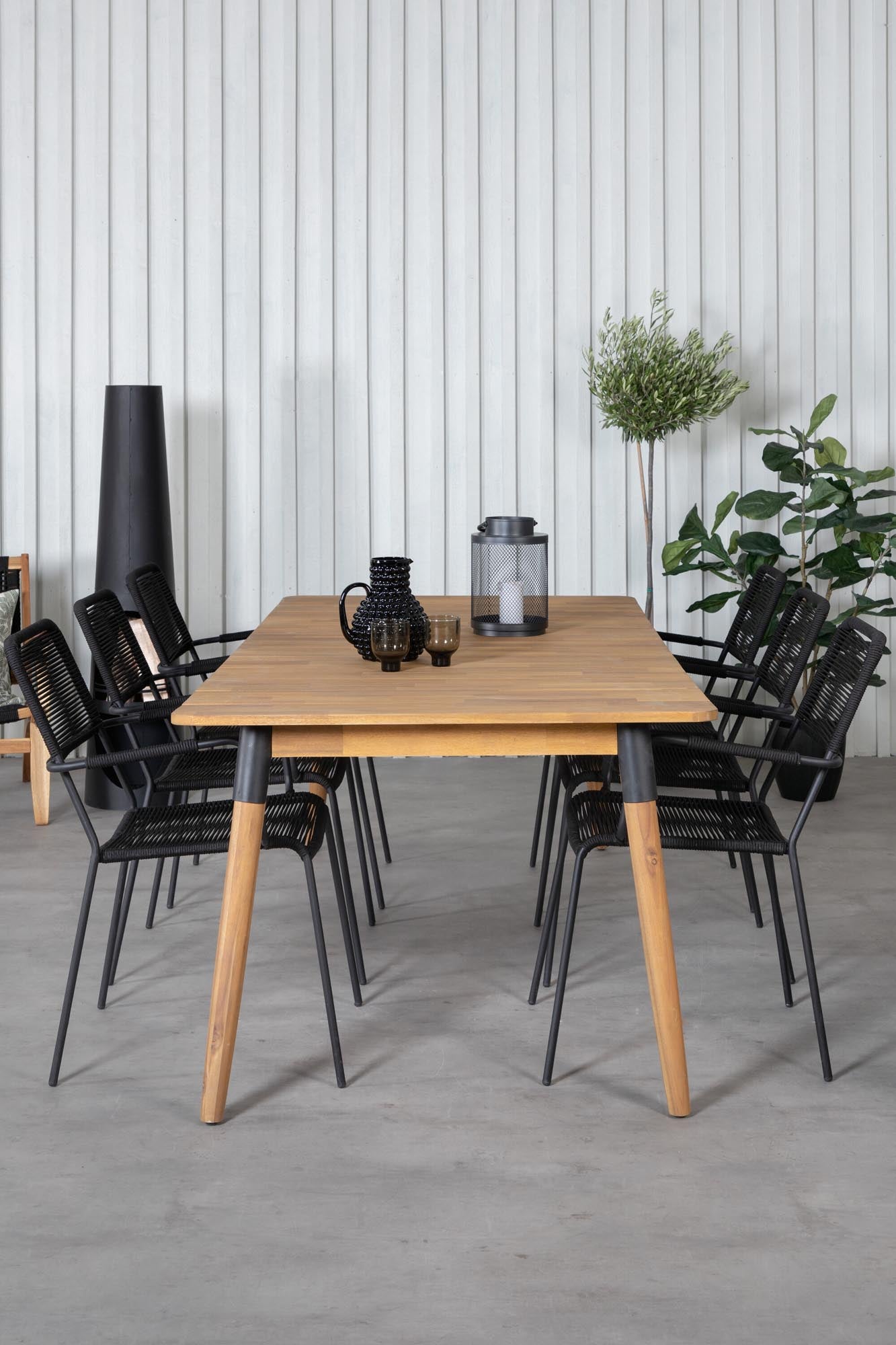 Julian Outdoor-Tischset + Lindos Armchair 210cm/6St. in Schwarz präsentiert im Onlineshop von KAQTU Design AG. Gartentischset ist von Venture Home