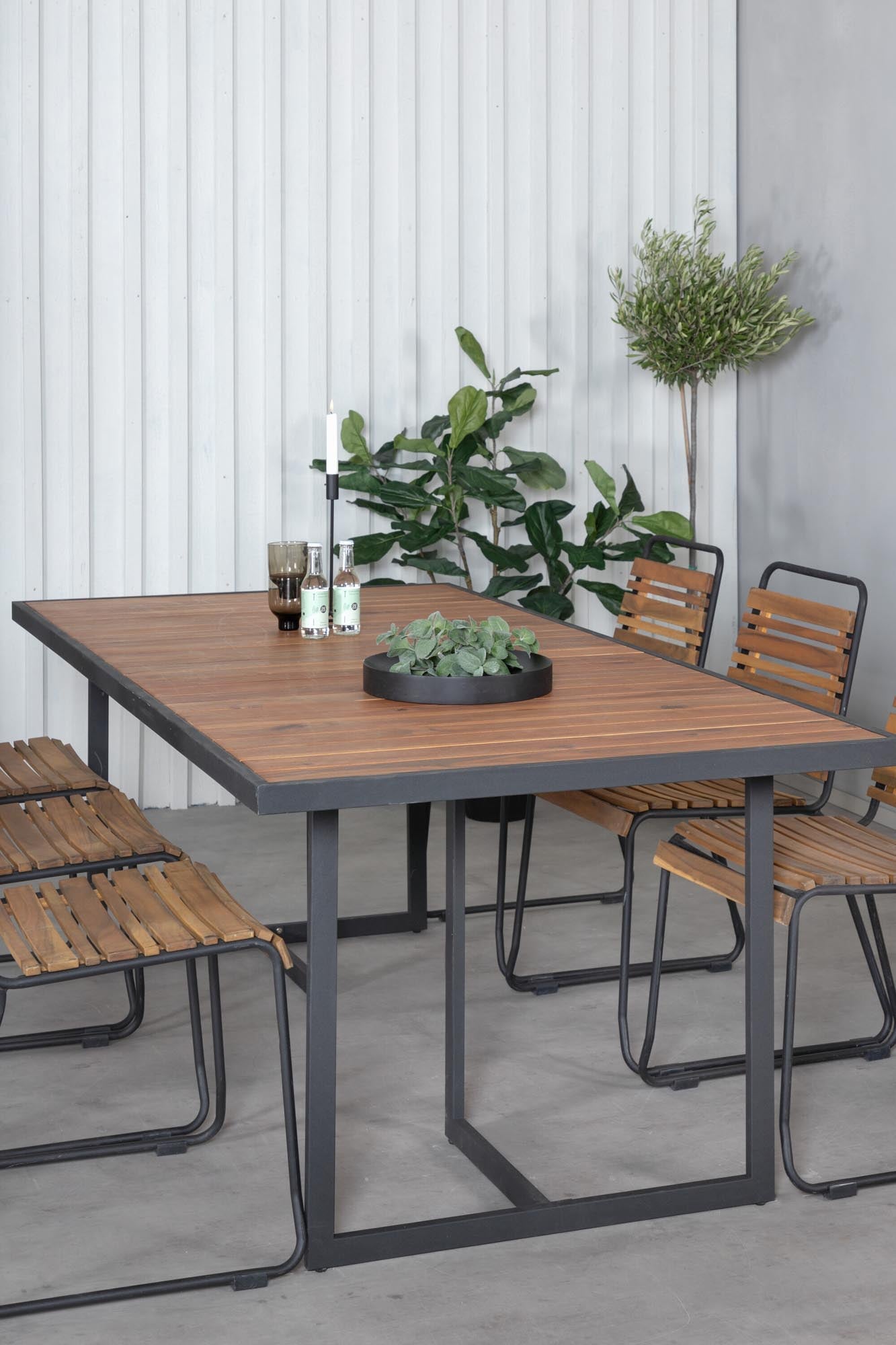 Stilvolles Khung Tischset: Perfekte Wahl für Ihren Gartenbereich.