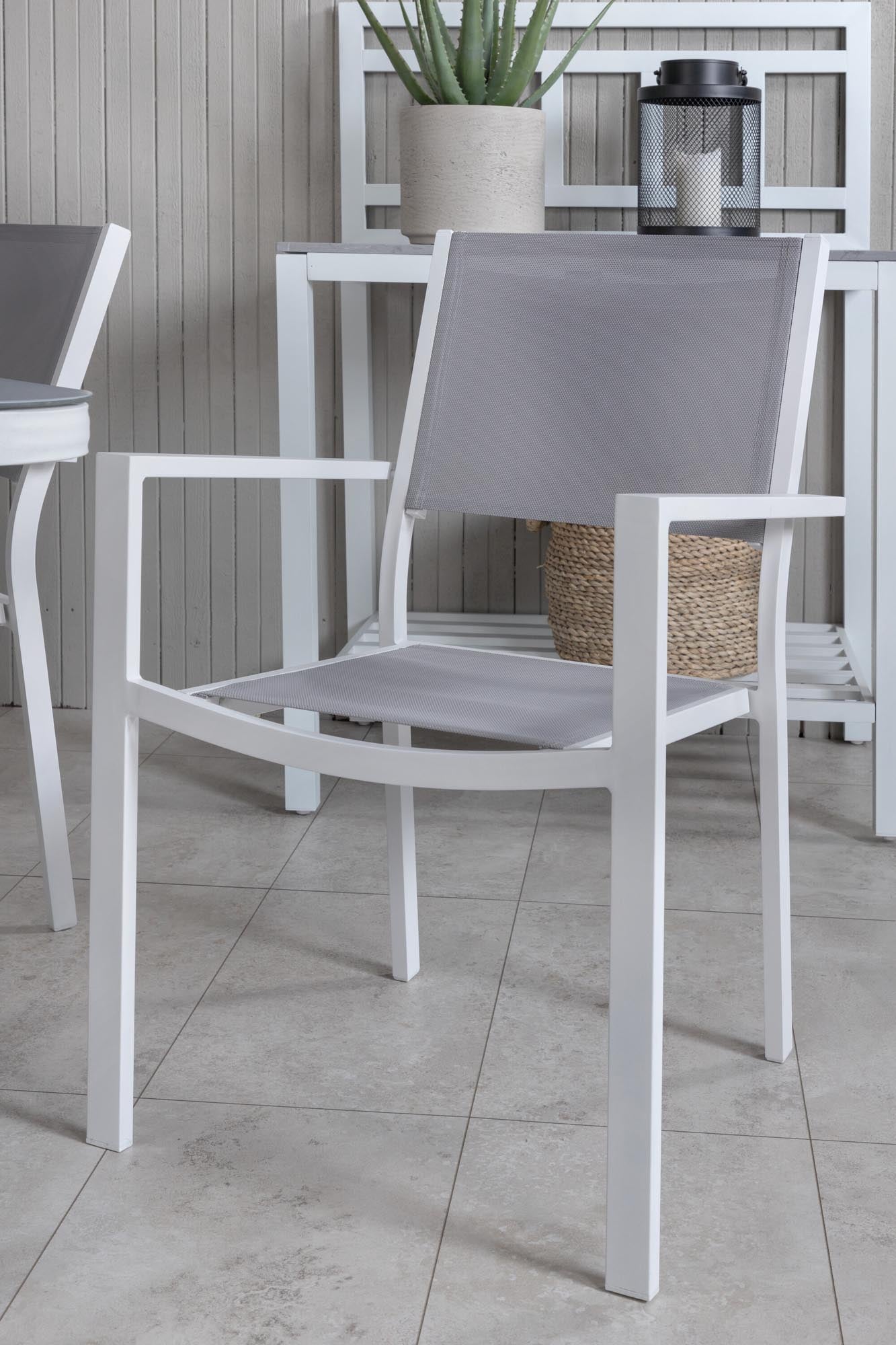 Virya Outdoor-Tischset + Copacabana 160cm/4St. in Grau präsentiert im Onlineshop von KAQTU Design AG. Gartentischset ist von Venture Home