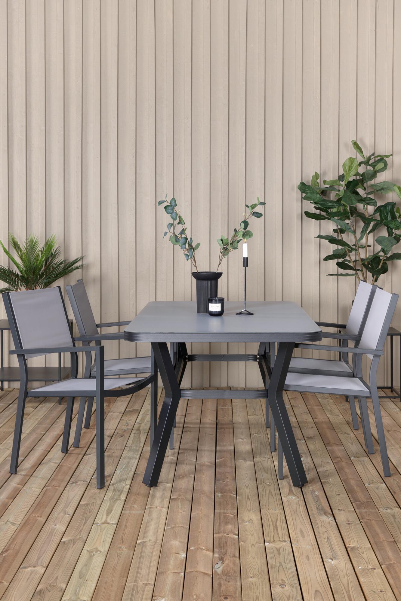 Virya Outdoor-Tischset + Copacabana 160cm/4St. in Schwarzgrau präsentiert im Onlineshop von KAQTU Design AG. Gartentischset ist von Venture Home