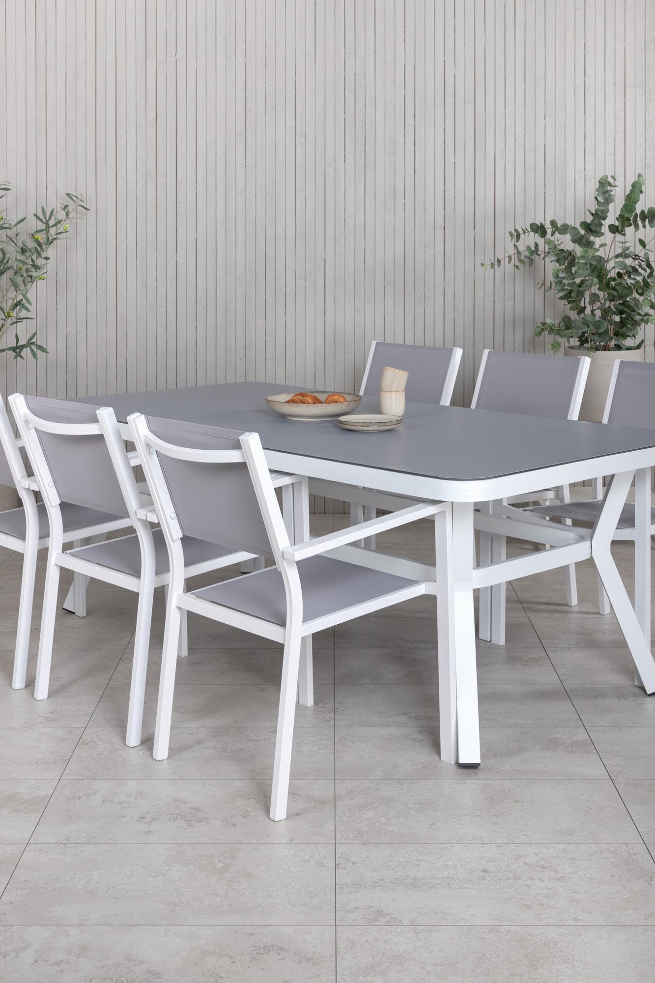 Virya Outdoor-Tischset + Copacabana 200cm/6St. in Grau präsentiert im Onlineshop von KAQTU Design AG. Gartentischset ist von Venture Home