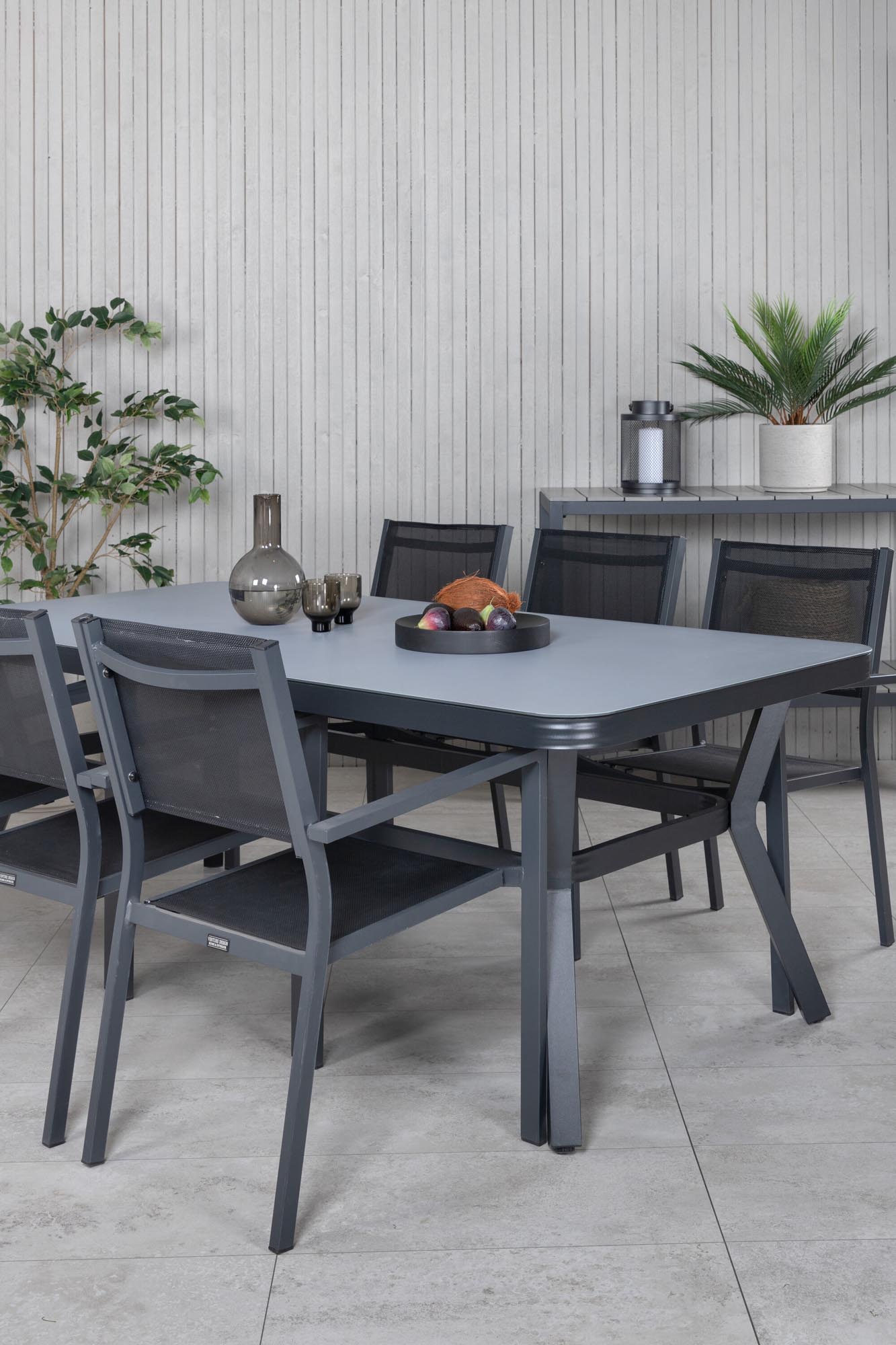 Virya Outdoor-Tischset + Copacabana 200cm/6St. in Schwarz präsentiert im Onlineshop von KAQTU Design AG. Gartentischset ist von Venture Home