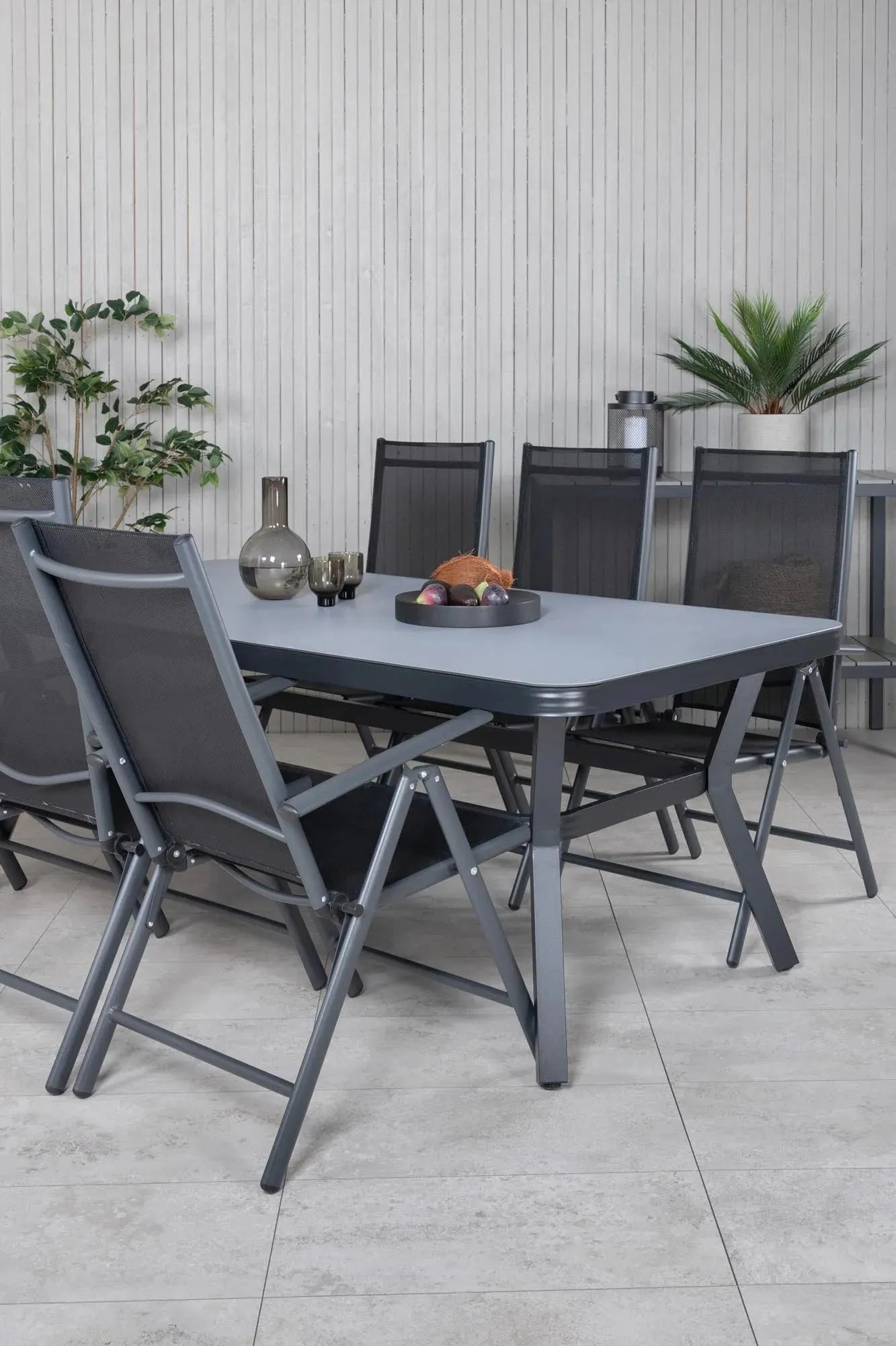 Elegantes Virya Tischset für 6: Perfekt für stilvolle Outdoor-Dinner.