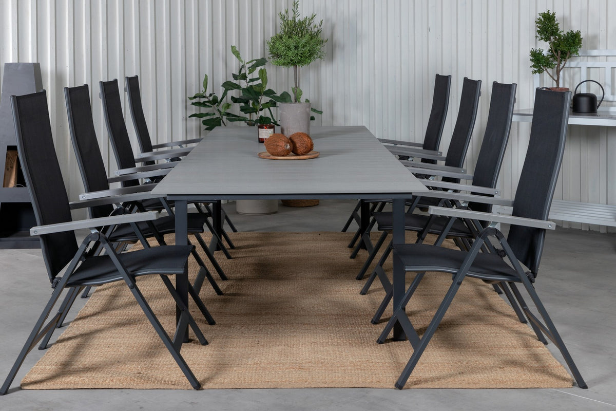 Schwarzes Gartentischset aus Aluminium und Aintwood: rechteckiger Esstisch mit grauer Tischplatte und zwei Positionsstühle, pulverbeschichtet.