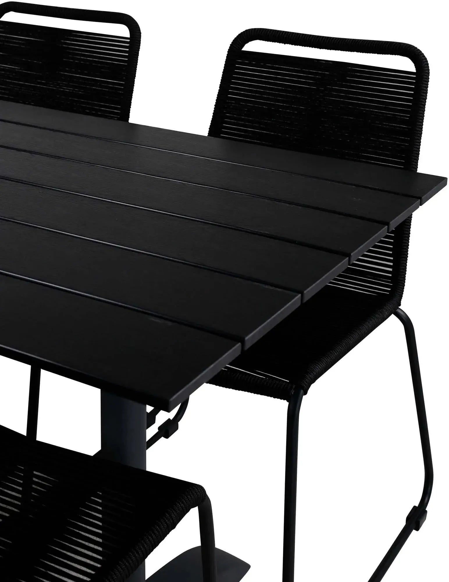 Elegantes Tischset für stilvolle Outdoor-Dinner von Venture Home.