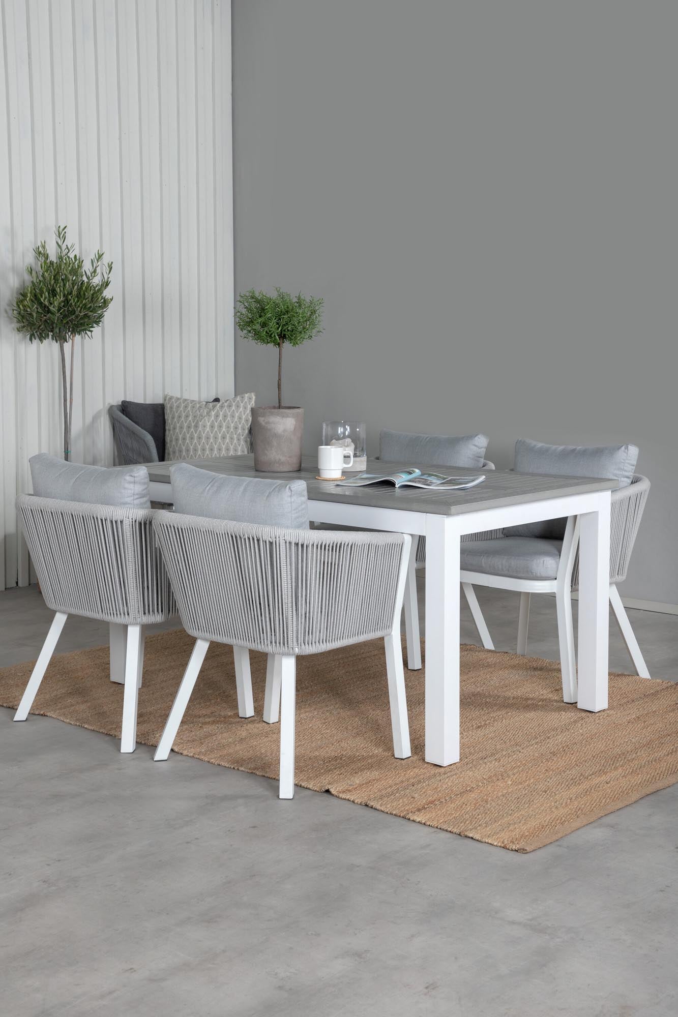 Elegantes Albany Set: Ausziehbarer Tisch & 4 Stühle für draussen.