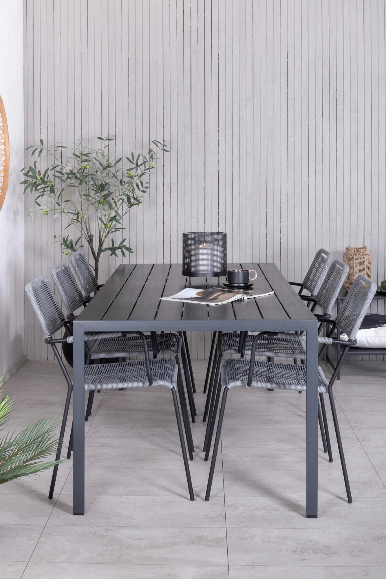 Elegantes Ess-Set: Break Tisch & 6 Lindos Sessel von Venture Home.