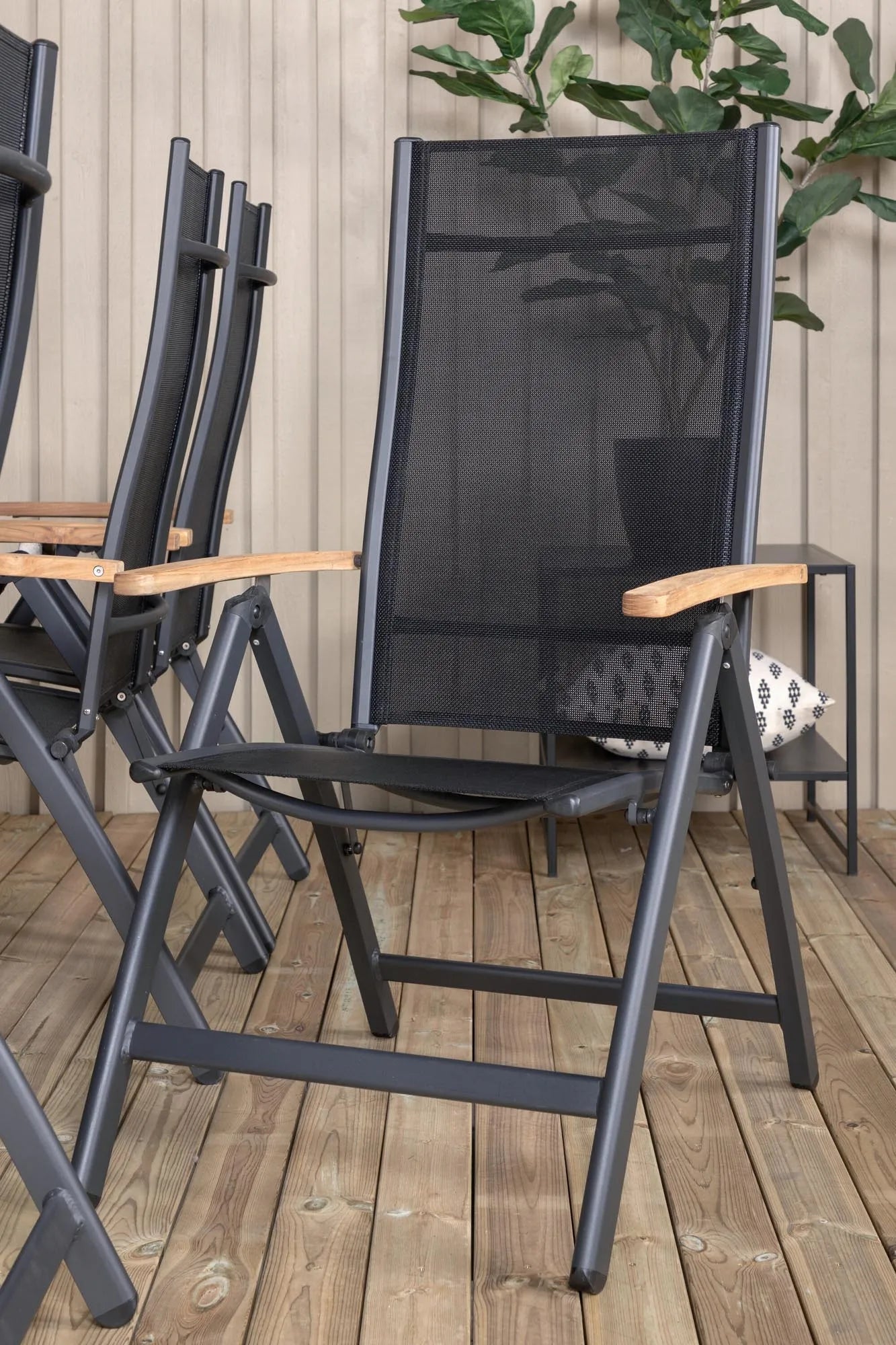 Stilvolles Panama Gartentischset von Venture Home, ausziehbar, perfekt für Garten oder Terrasse, modernes Design und langlebig.