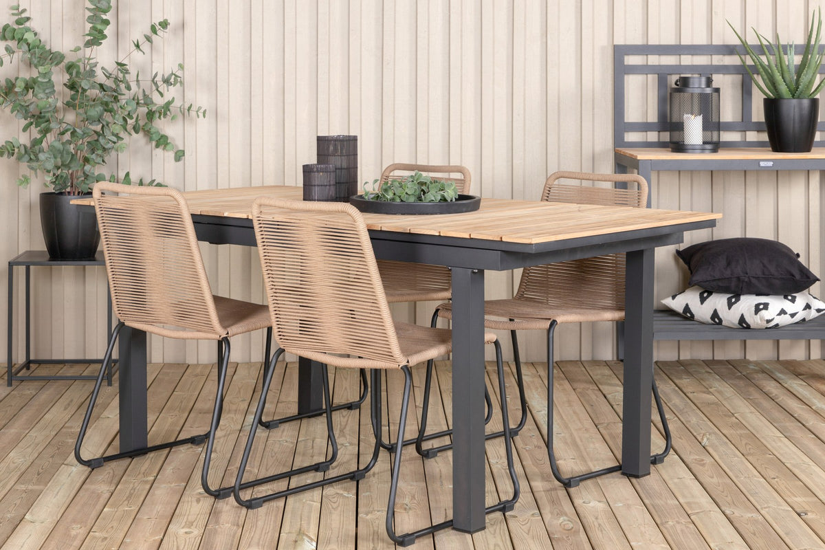 Rechteckiger Esstisch aus Teak und Aluminium in Natur mit zwei Esszimmerstühlen in Braun mit Pulverbeschichtung, Outdoor-Set von Venture Home.
