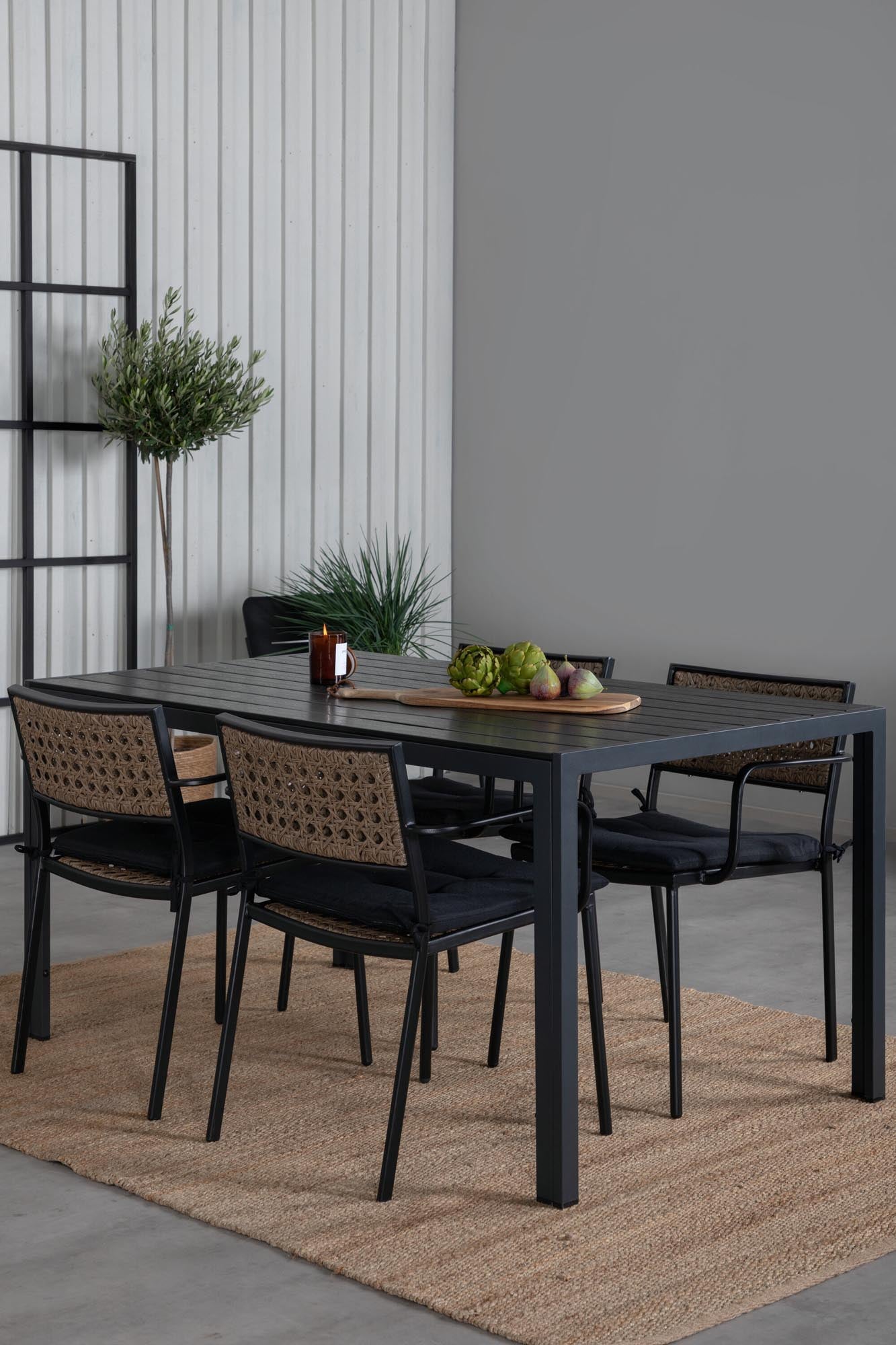 Break Outdoor-Tischset + Paola 150cm/4St. in Schwarz, Natur präsentiert im Onlineshop von KAQTU Design AG. Gartentischset ist von Venture Home