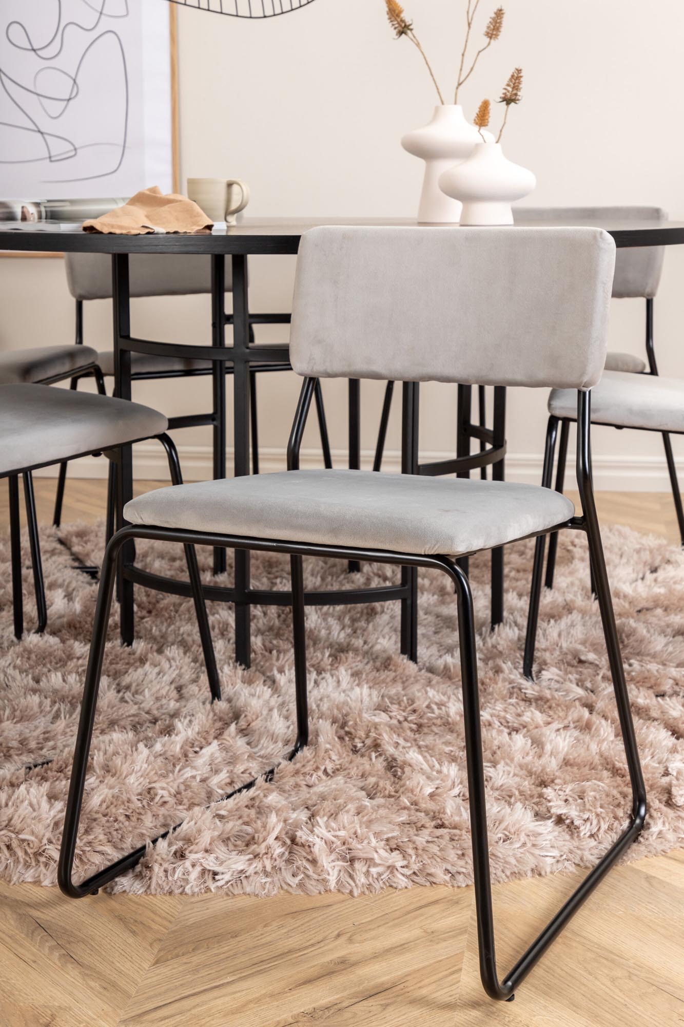 Esszimmerset Copenhagen + Kenth ⌀140cm/6St. in Schwarz präsentiert im Onlineshop von KAQTU Design AG. Esszimmerset ist von Venture Home