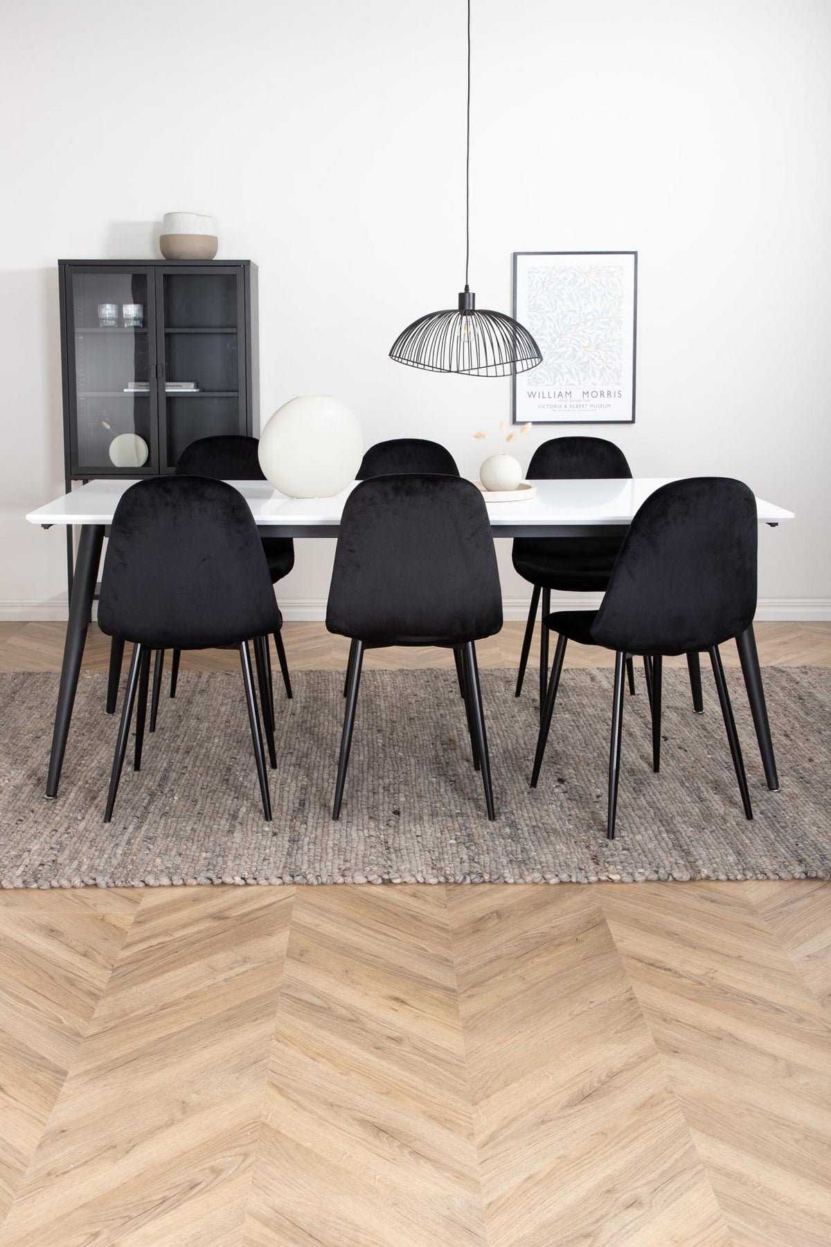 Jimmy Esszimmerset + Polar 195cm/6St. in Schwarz präsentiert im Onlineshop von KAQTU Design AG. Esszimmerset ist von Venture Home
