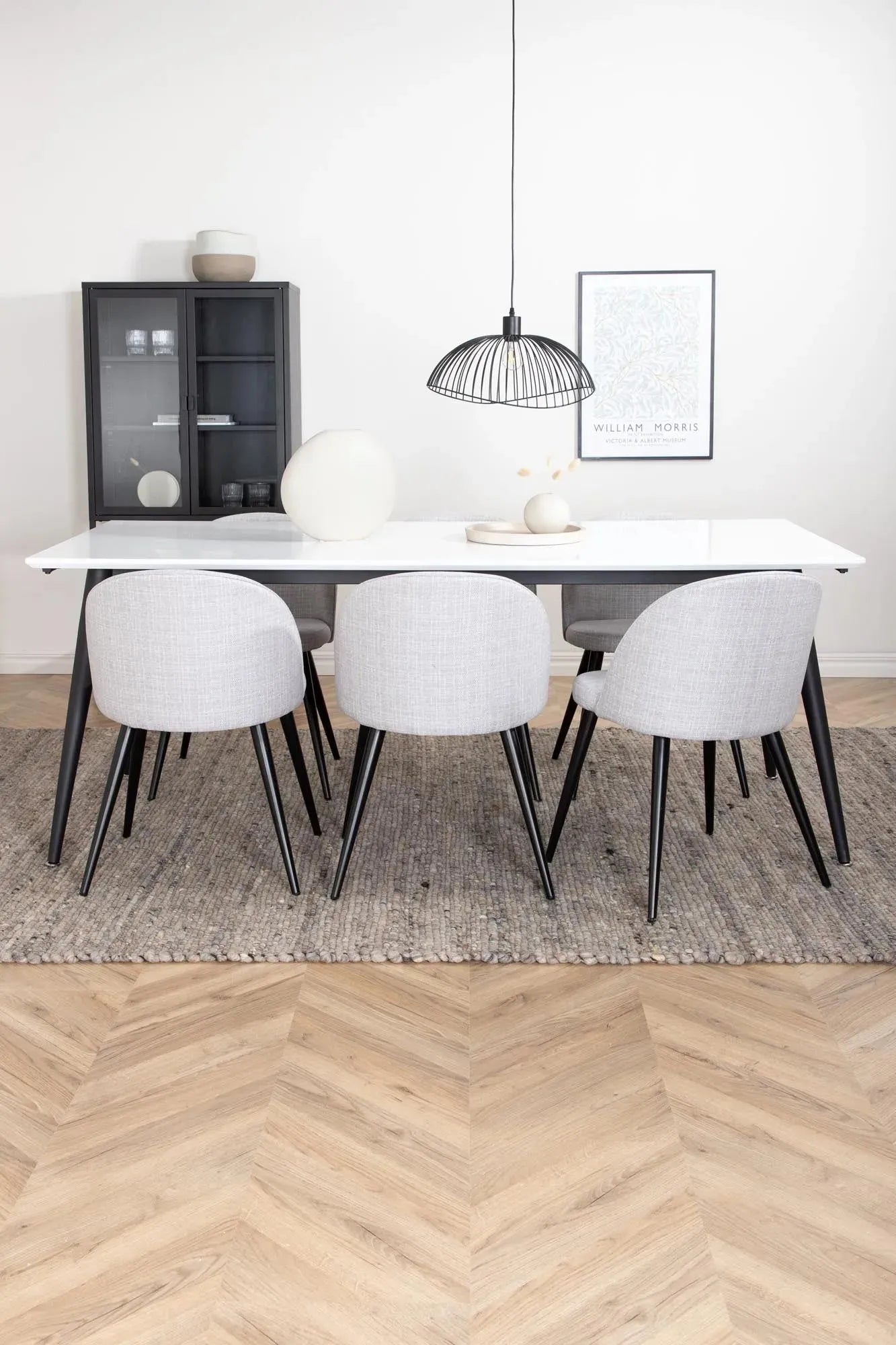 Elegantes Jimmy Esszimmerset mit 6 Samtstühlen, 195cm, von Venture Home.
