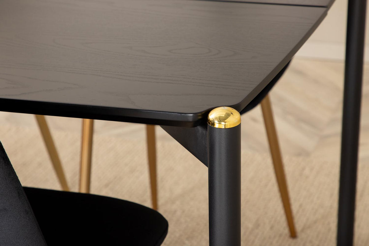 Esszimmerset Pelle mit schwarzem MDF-Tisch, Furnier-Oberfläche, Eisenbeinen mit Messingknospen und sechs Polar-Stühlen mit Samtbezug.