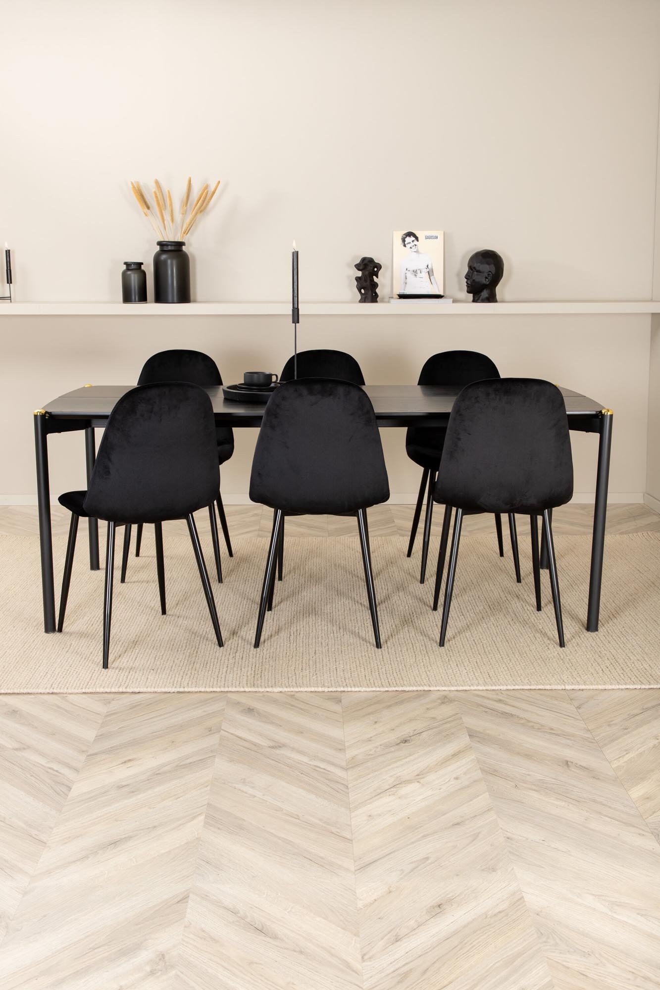 Pelle Esszimmerset + Polar 190cm/6St. in Schwarz präsentiert im Onlineshop von KAQTU Design AG. Esszimmerset ist von Venture Home