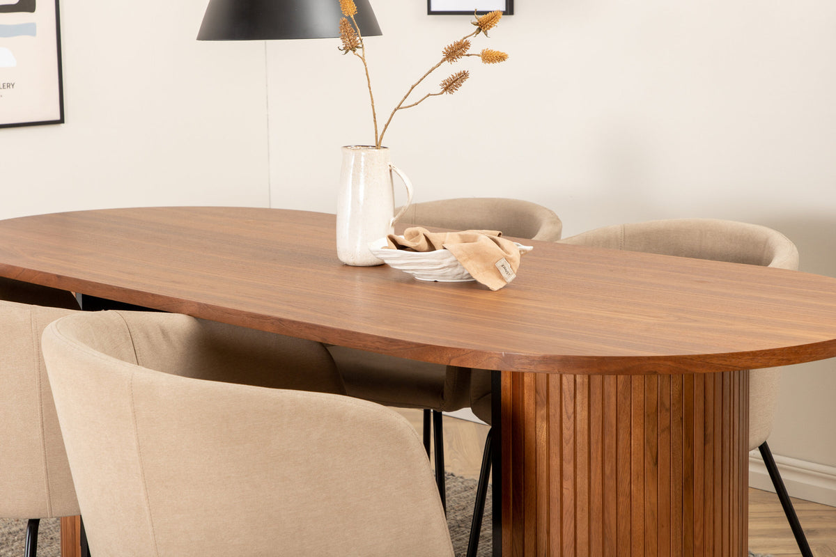 Bianca Esszimmerset + Berit 200cm/4St. in Walnuss / Schwarz präsentiert im Onlineshop von KAQTU Design AG. Esszimmerset ist von Venture Home