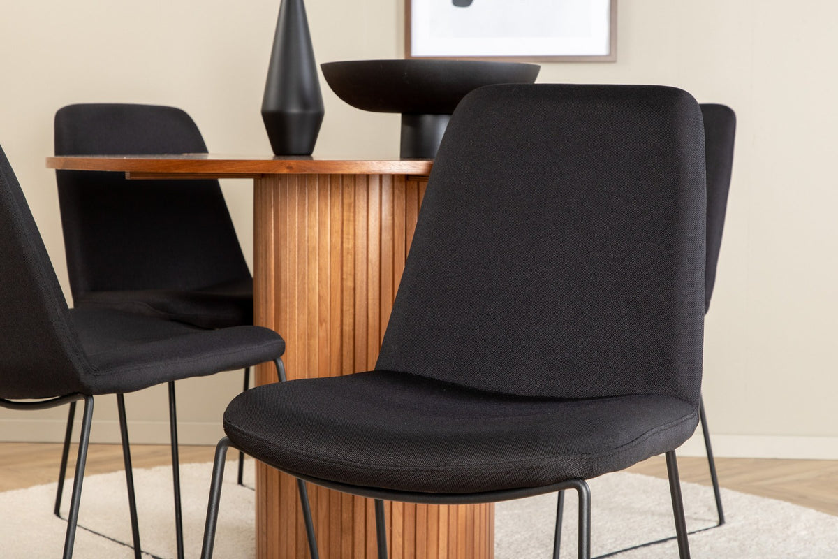 Schwarzes Bartischset Bianca mit vier Muce-Stühlen, Tischplatte aus MDF mit Furnier, Stuhlbeine aus schwarzem Metall, Sitz aus Polyester.