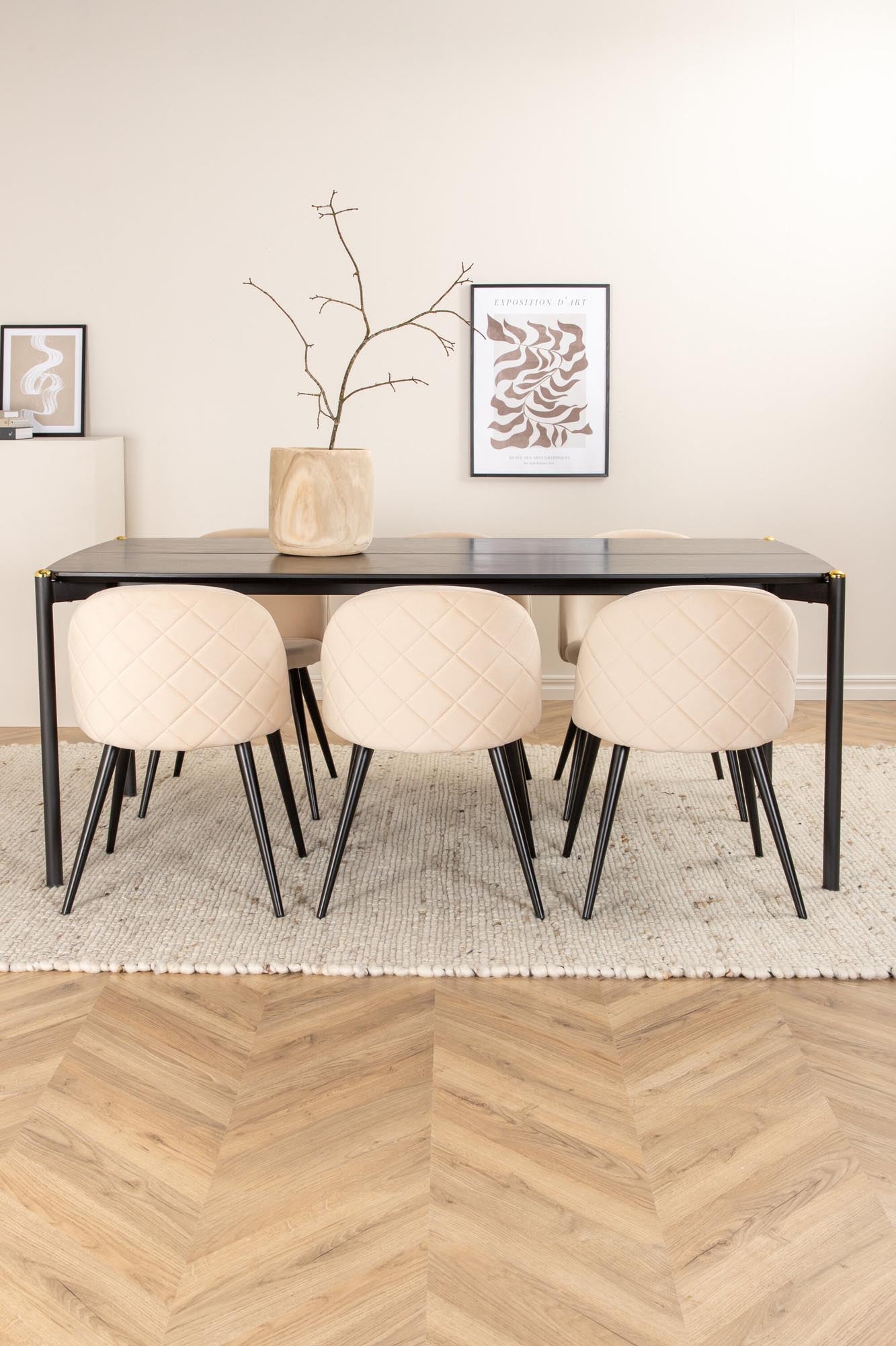 Pelle Esszimmerset + Velvet Stitches 190cm/6St. in Beige hell / Schwarz präsentiert im Onlineshop von KAQTU Design AG. Esszimmerset ist von Venture Home