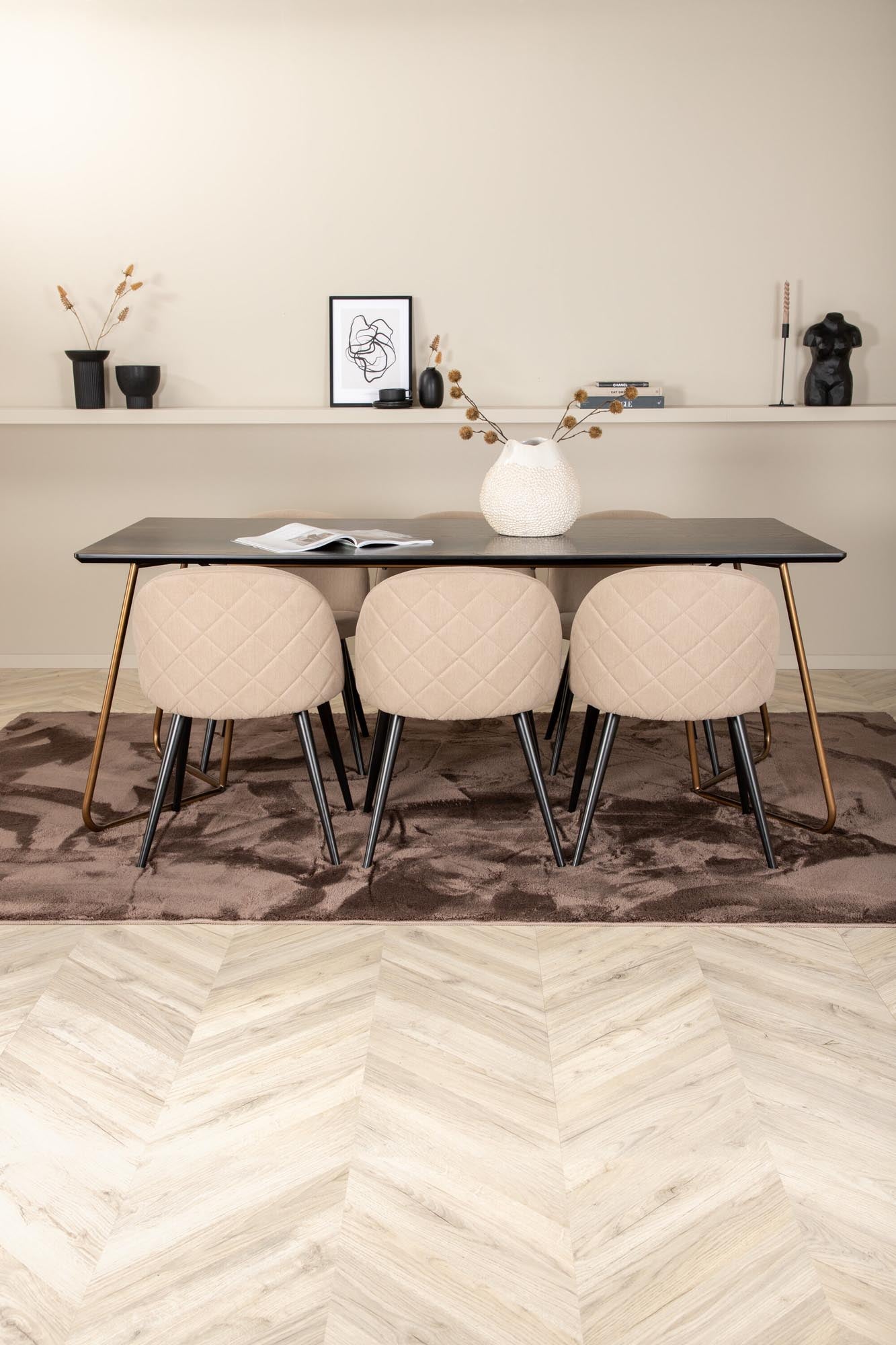 Petra Esszimmerset + Velvet 190cm/6St. in Schwarz / Kufper präsentiert im Onlineshop von KAQTU Design AG. Esszimmerset ist von Venture Home