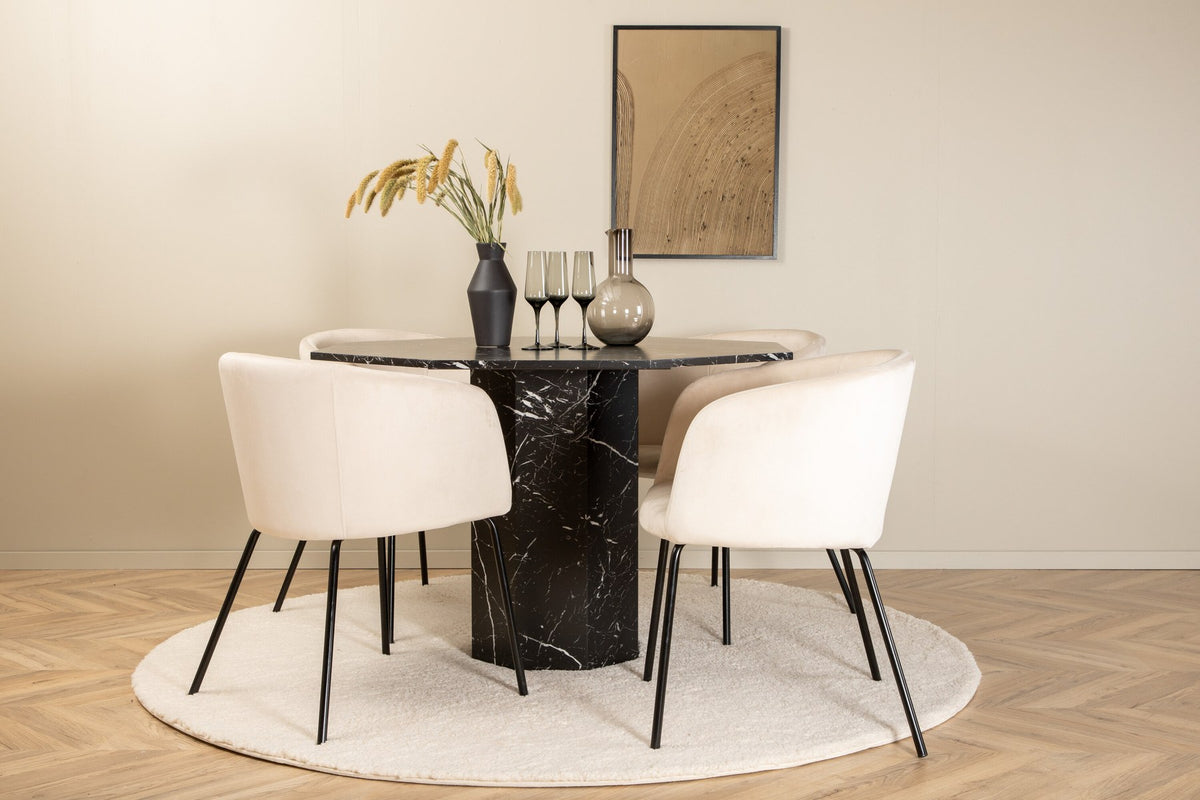 Rundes Esszimmerset Marbs mit schwarzer Glasmarmor-Tischplatte, MDF-Tischbein und vier Berit-Stühlen mit beigem Samtbezug und schwarzen Stahlbeinen