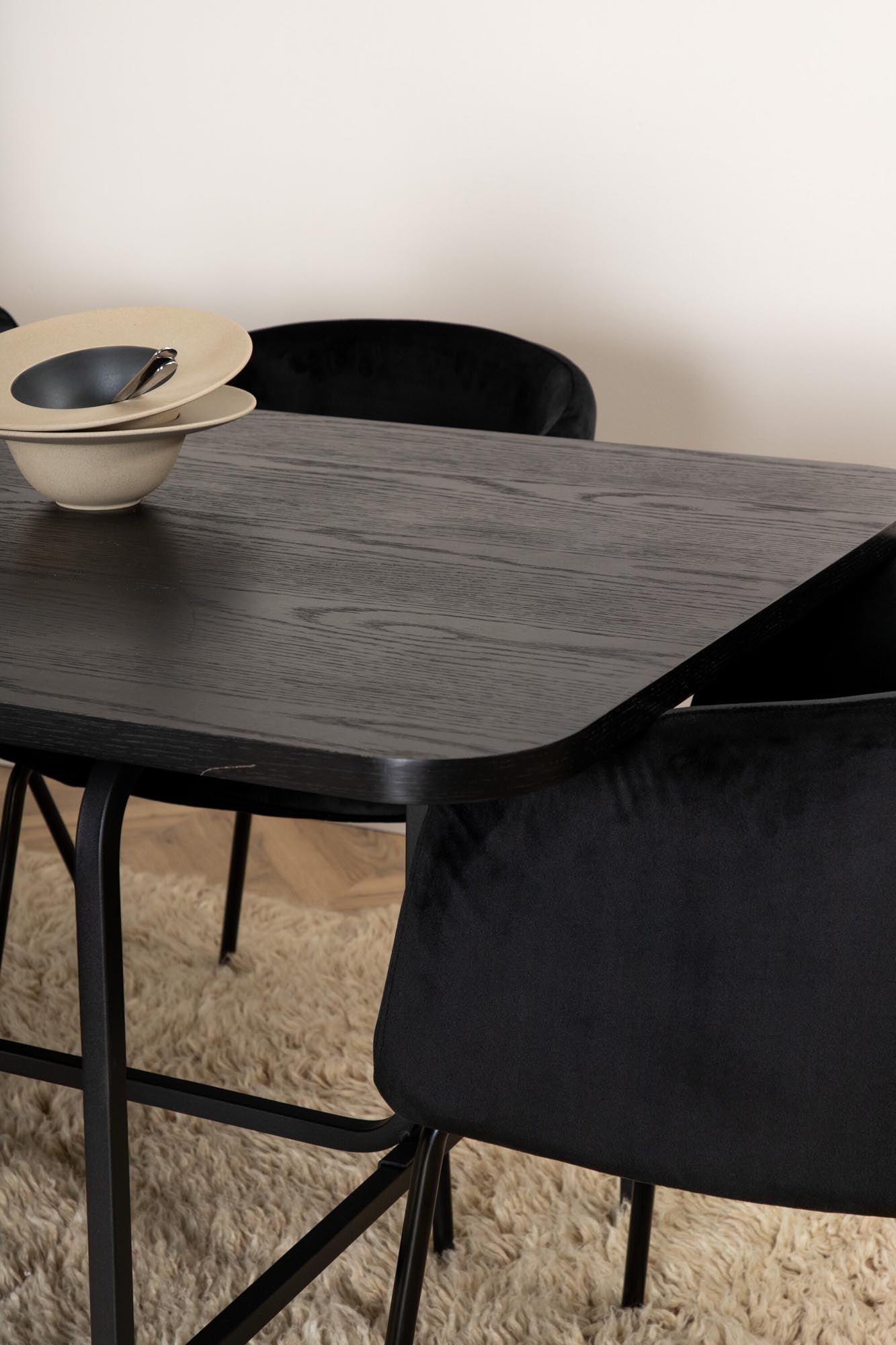 Elegantes Esszimmerset Uno mit 6 luxuriösen Berit Stühlen, 200 cm lang, vereint modernes Design und höchsten Komfort für Ihr Zuhause.