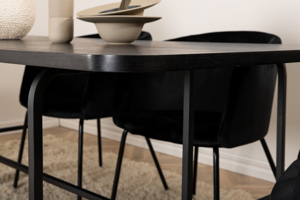 Uno Esszimmerset + Berit 200cm/6St. in Schwarz präsentiert im Onlineshop von KAQTU Design AG. Esszimmerset ist von Venture Home