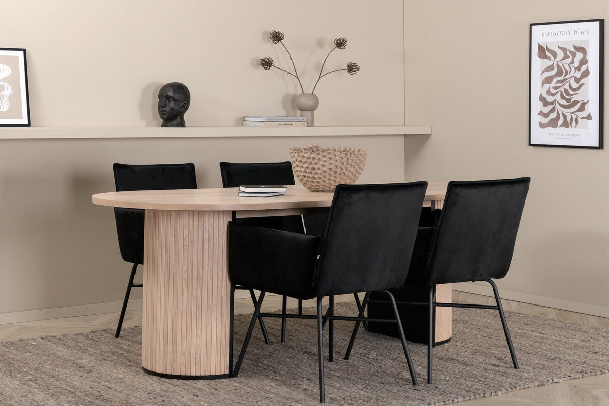 Schwarzer Esszimmerstuhl mit Pulverbeschichtung und ovaler Esstisch mit Whitewash-Tischplatte aus MDF, Set von Venture Home.