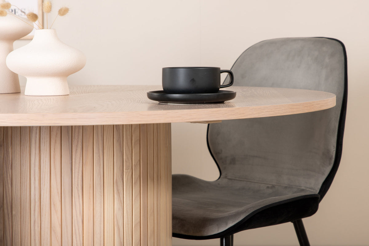 Bianca Esszimmerset + Emma ⌀110cm/4St. in Schwarzgrau präsentiert im Onlineshop von KAQTU Design AG. Esszimmerset ist von Venture Home