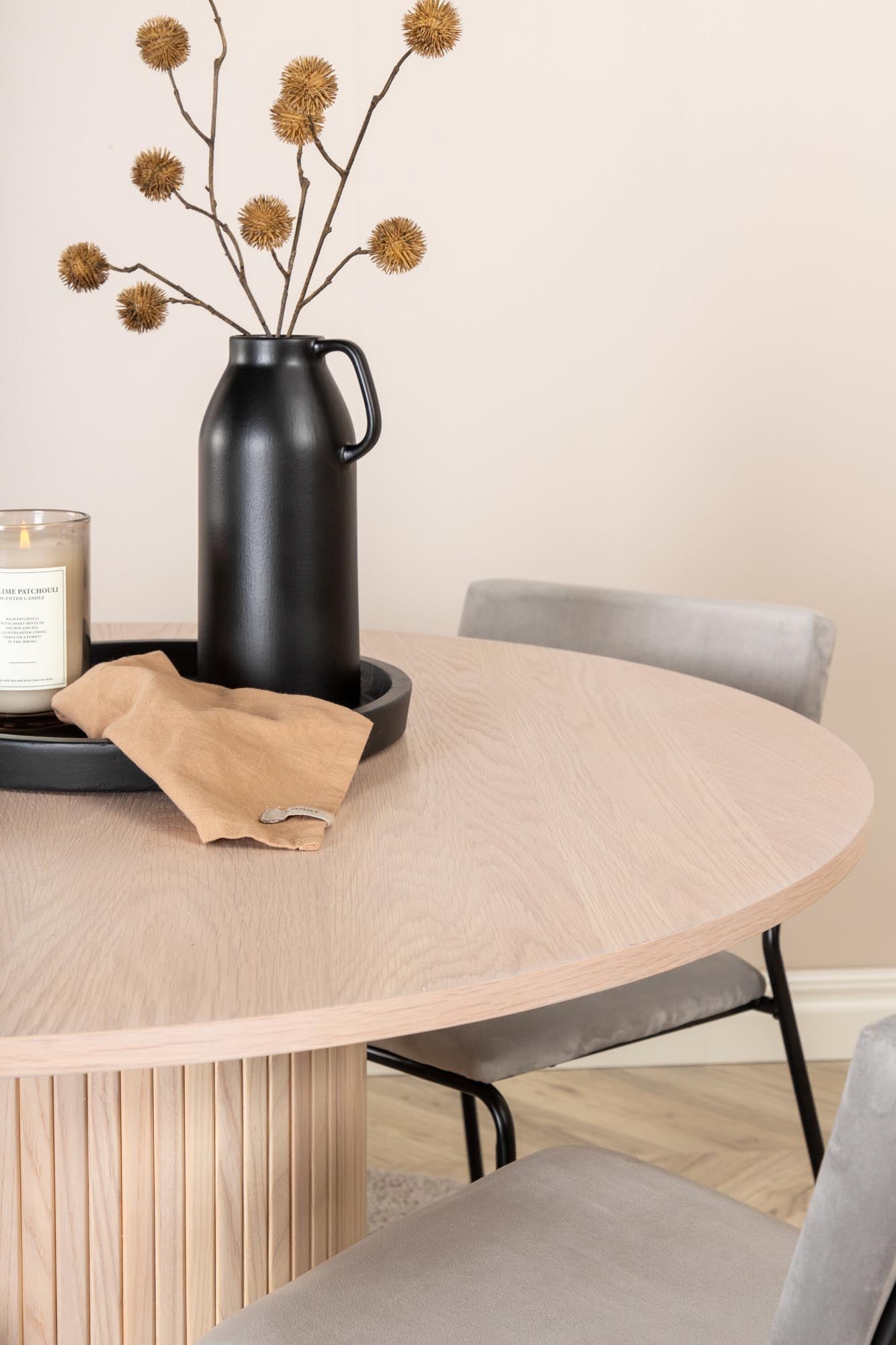Bianca Esszimmerset + Kenth ⌀110cm/4St. in Weiss / Schwarz präsentiert im Onlineshop von KAQTU Design AG. Esszimmerset ist von Venture Home
