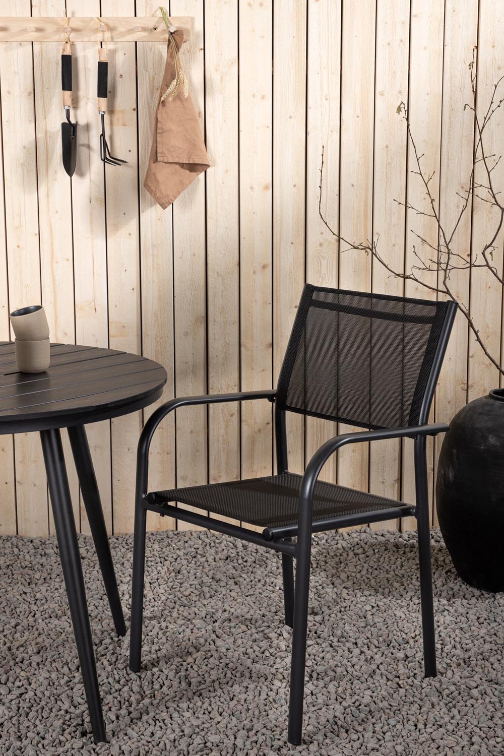 Break Outdoor-Tischset + Santorini ⌀90cm/2St. in Schwarz präsentiert im Onlineshop von KAQTU Design AG. Gartentischset ist von Venture Home