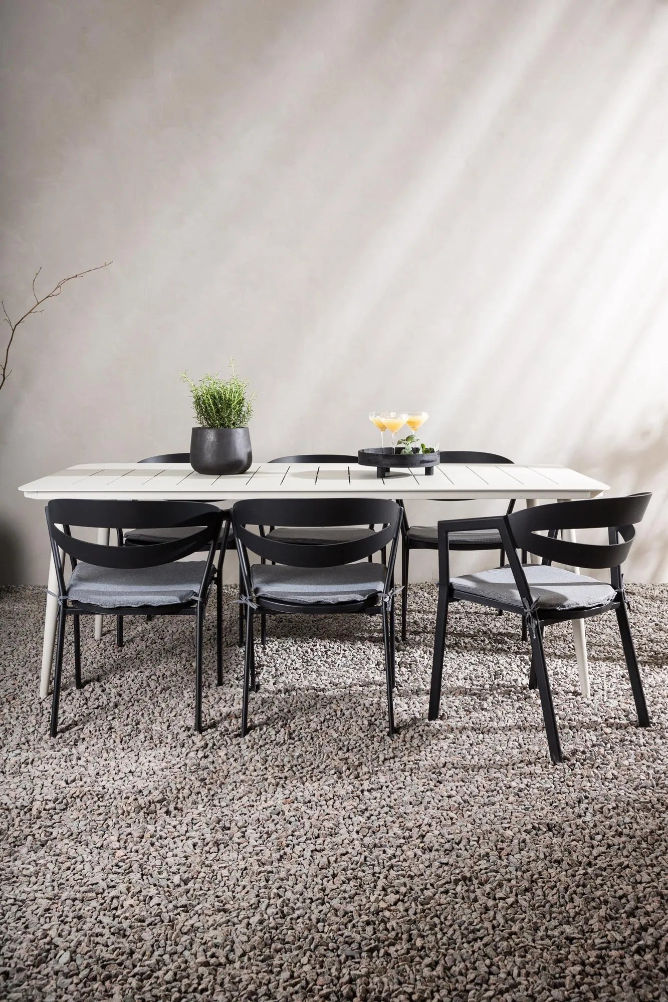 Stilvolles Lina Tischset 200cm für 6, ideal für Garten und Terrasse.