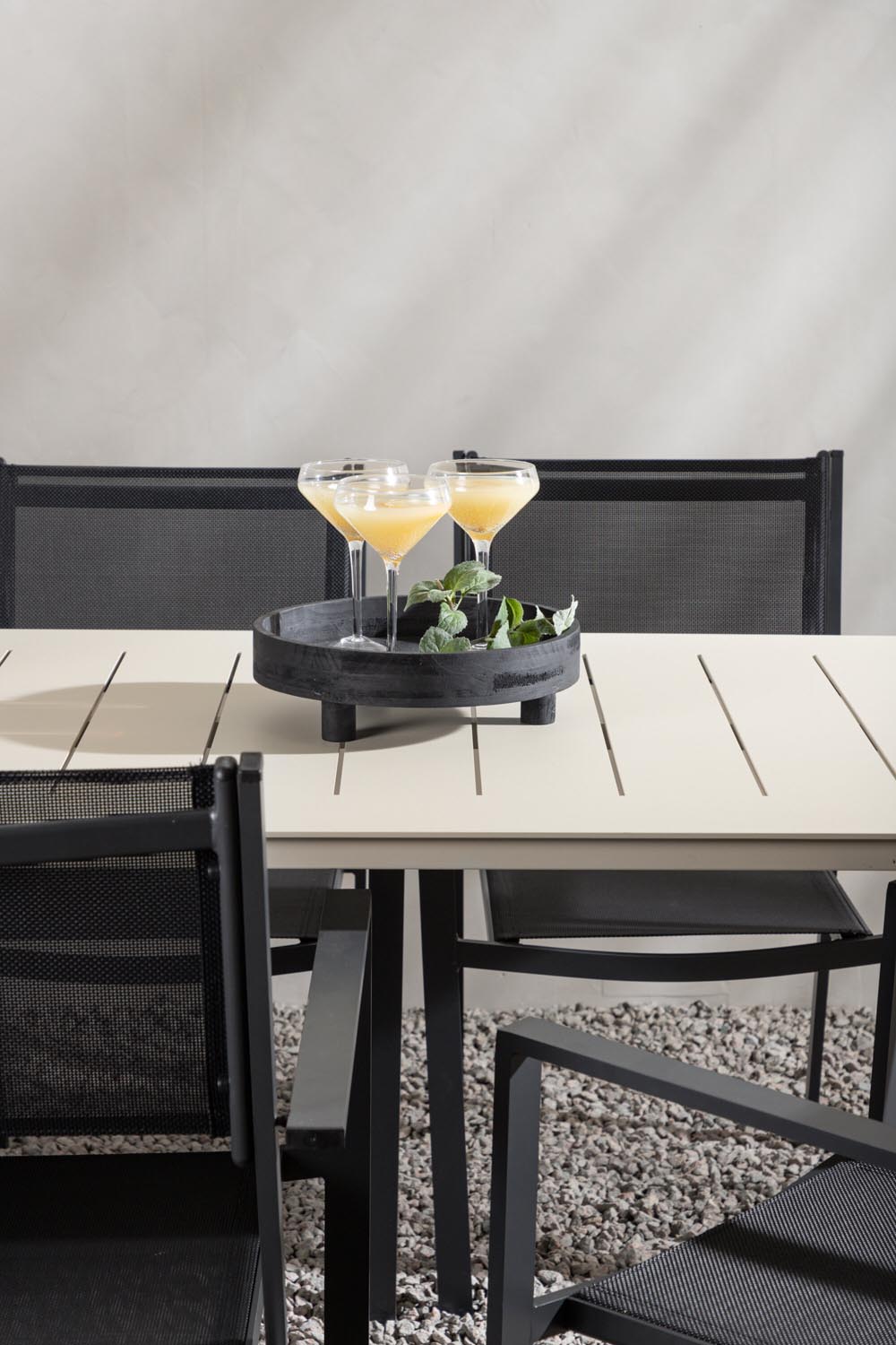 Lina Outdoor-Tischset + Copacabana 200cm/6St. in Schwarz präsentiert im Onlineshop von KAQTU Design AG. Gartentischset ist von Venture Home