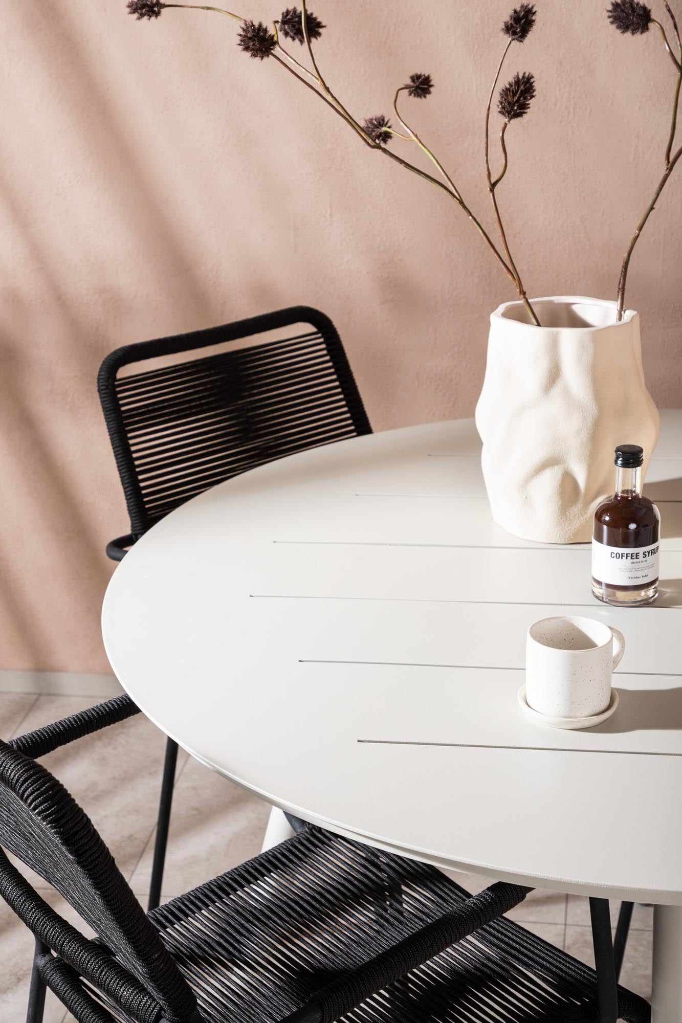 Elegantes Outdoor-Set: Lina Tisch & 4 Lindos Stühle von Venture Home.