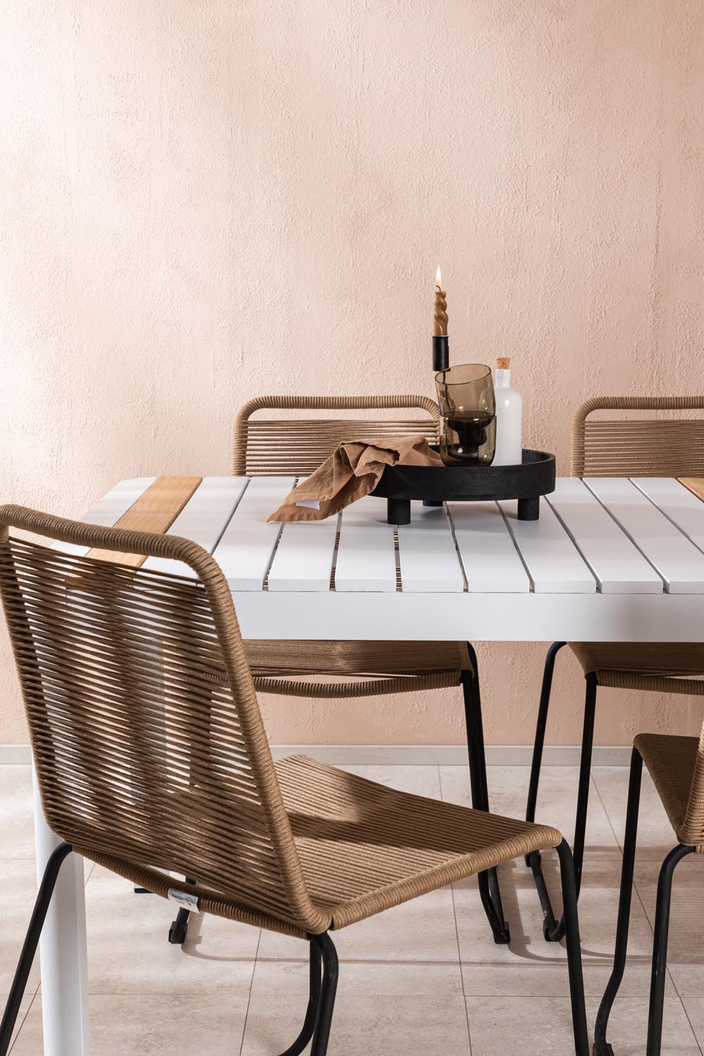 Togo Outdoor-Tischset + Lindos 200cm/6St. in Weiss / Natur präsentiert im Onlineshop von KAQTU Design AG. Gartentischset ist von Venture Home