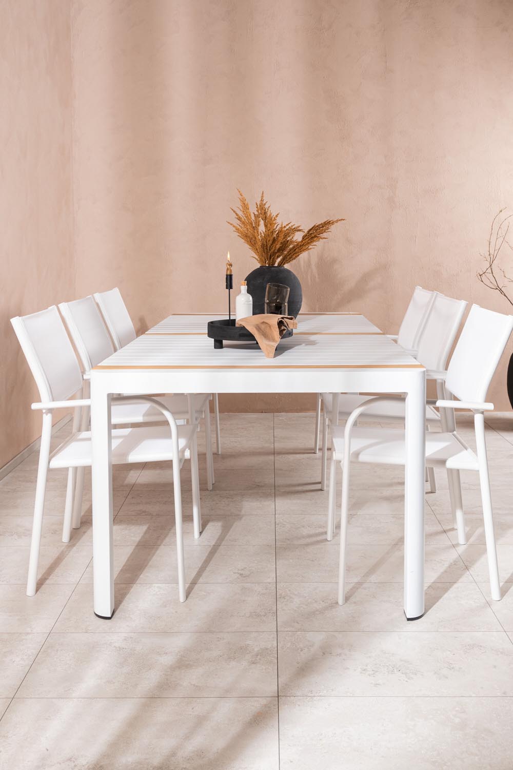 Togo Outdoor-Tischset + Santorini 200cm/6St. in Weiss präsentiert im Onlineshop von KAQTU Design AG. Gartentischset ist von Venture Home