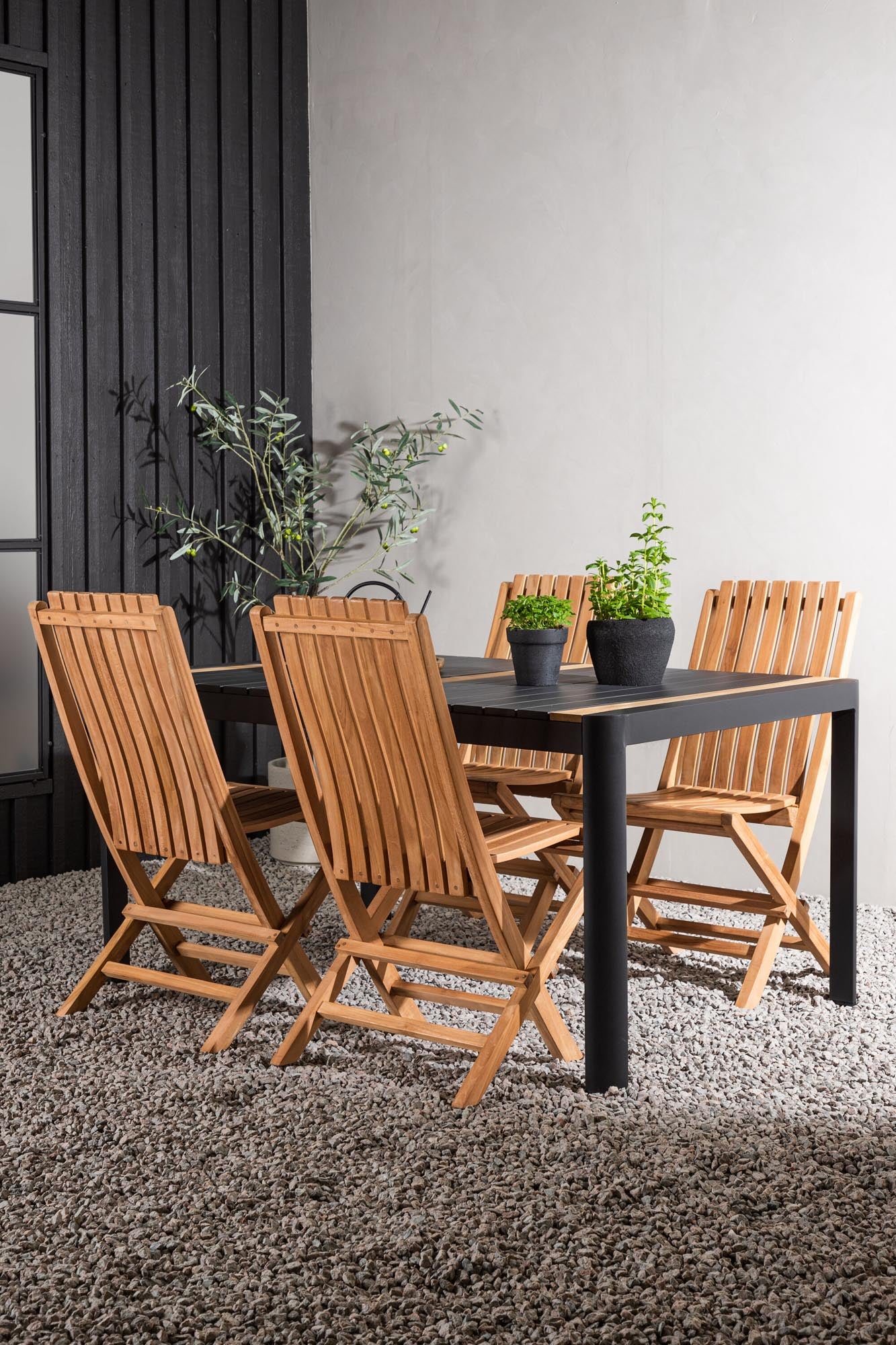 Stilvolles Togo Outdoor-Tischset: Hochwertige Teakholz- und Aluminiumkombination für unvergessliche Momente im Freien.