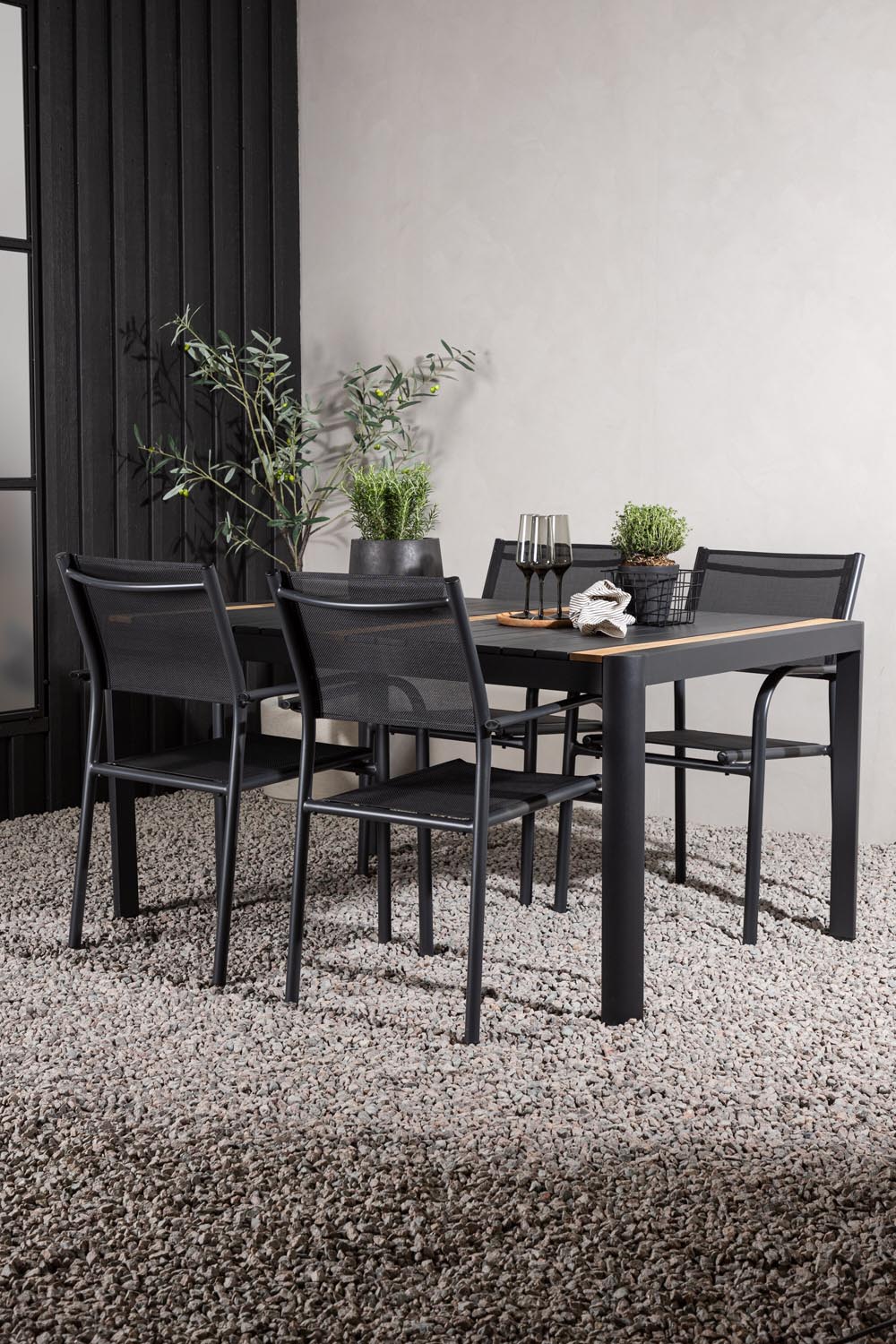 Togo Outdoor-Tischset + Santorini 150cm/4St. in Schwarz präsentiert im Onlineshop von KAQTU Design AG. Gartentischset ist von Venture Home
