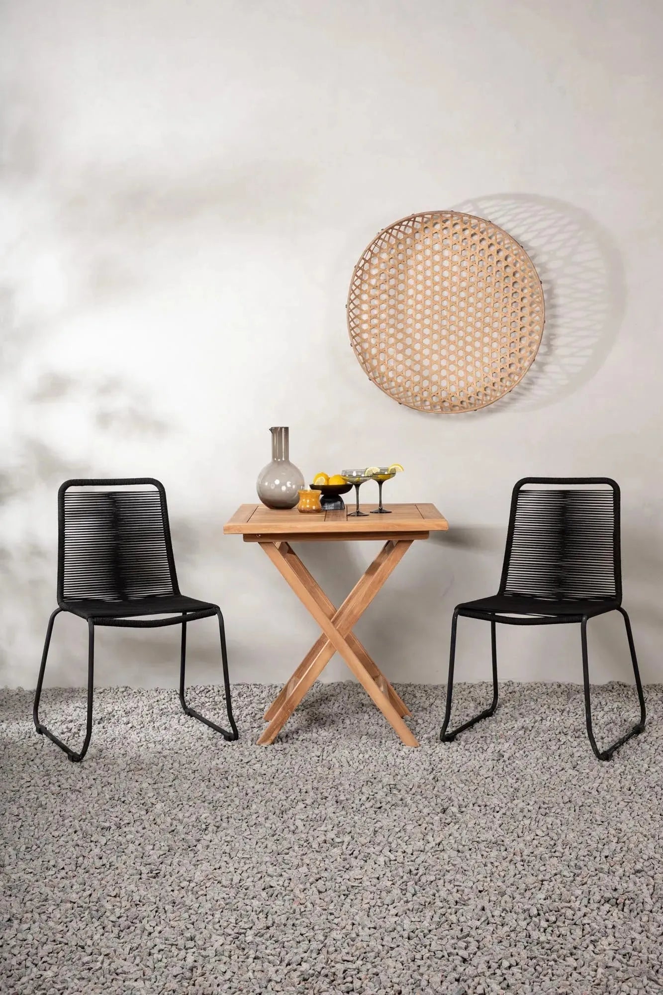 Robustes Kenya Tischset 70cm, 2 Stühle, perfekt für Outdoor-Genuss.