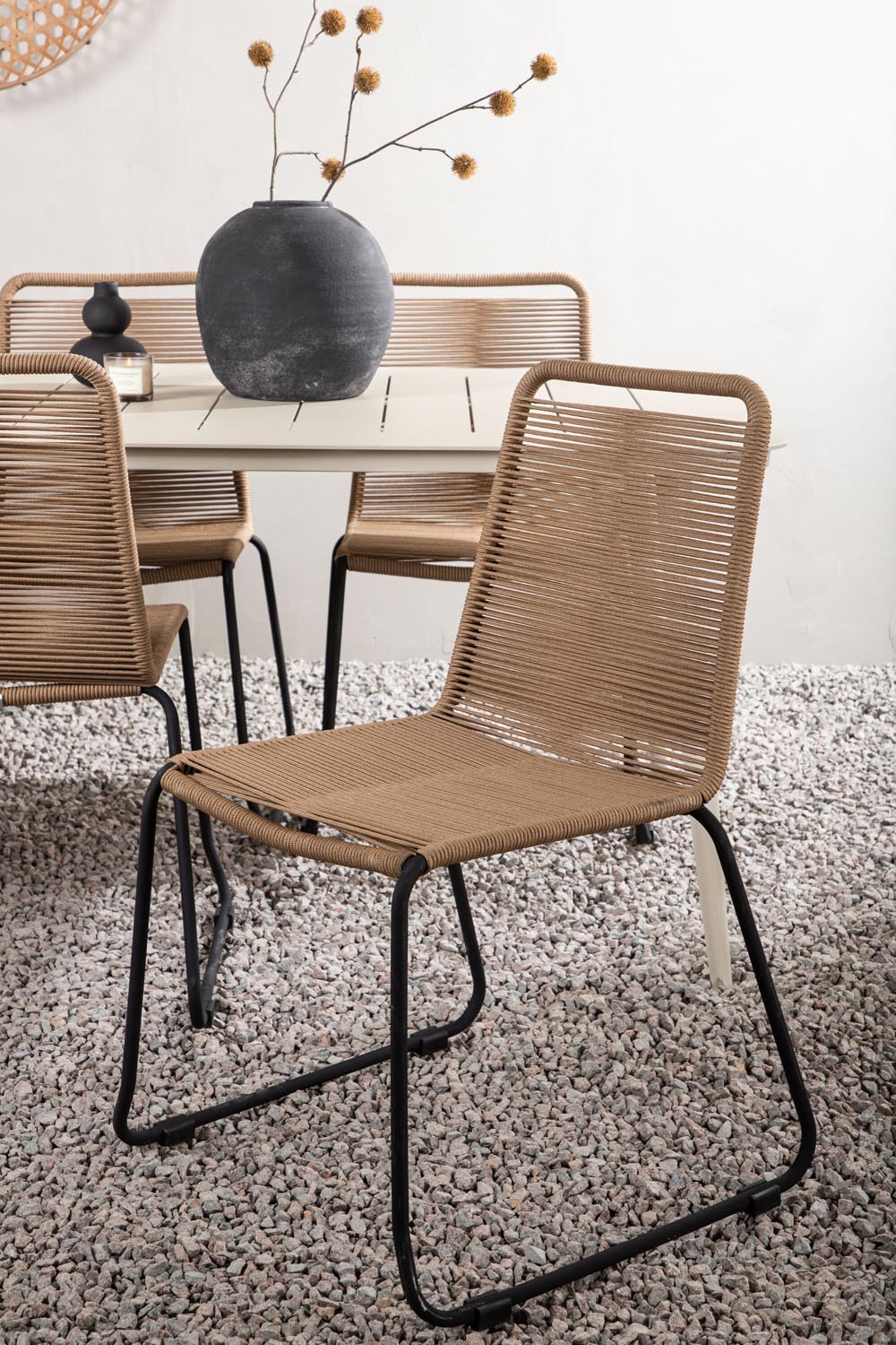 Lina Outdoor-Tischset + Lindos 200cm/6St. in Schwarz Braun präsentiert im Onlineshop von KAQTU Design AG. Gartentischset ist von Venture Home