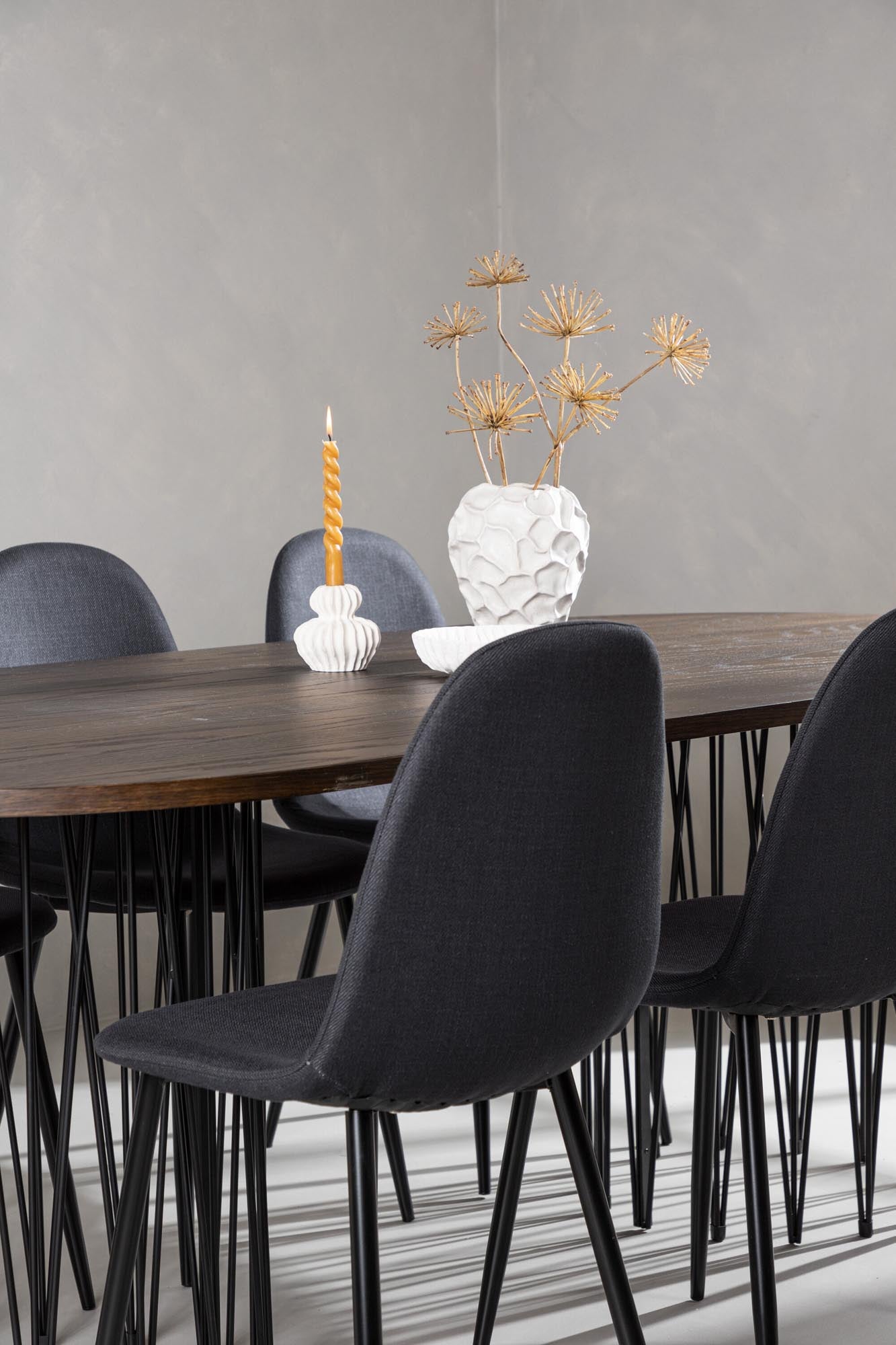 Modernes Stone Esszimmerset 220cm mit 6 stilvollen Stühlen von Venture Home. Ideal für gesellige Abende und skandinavisches Flair.