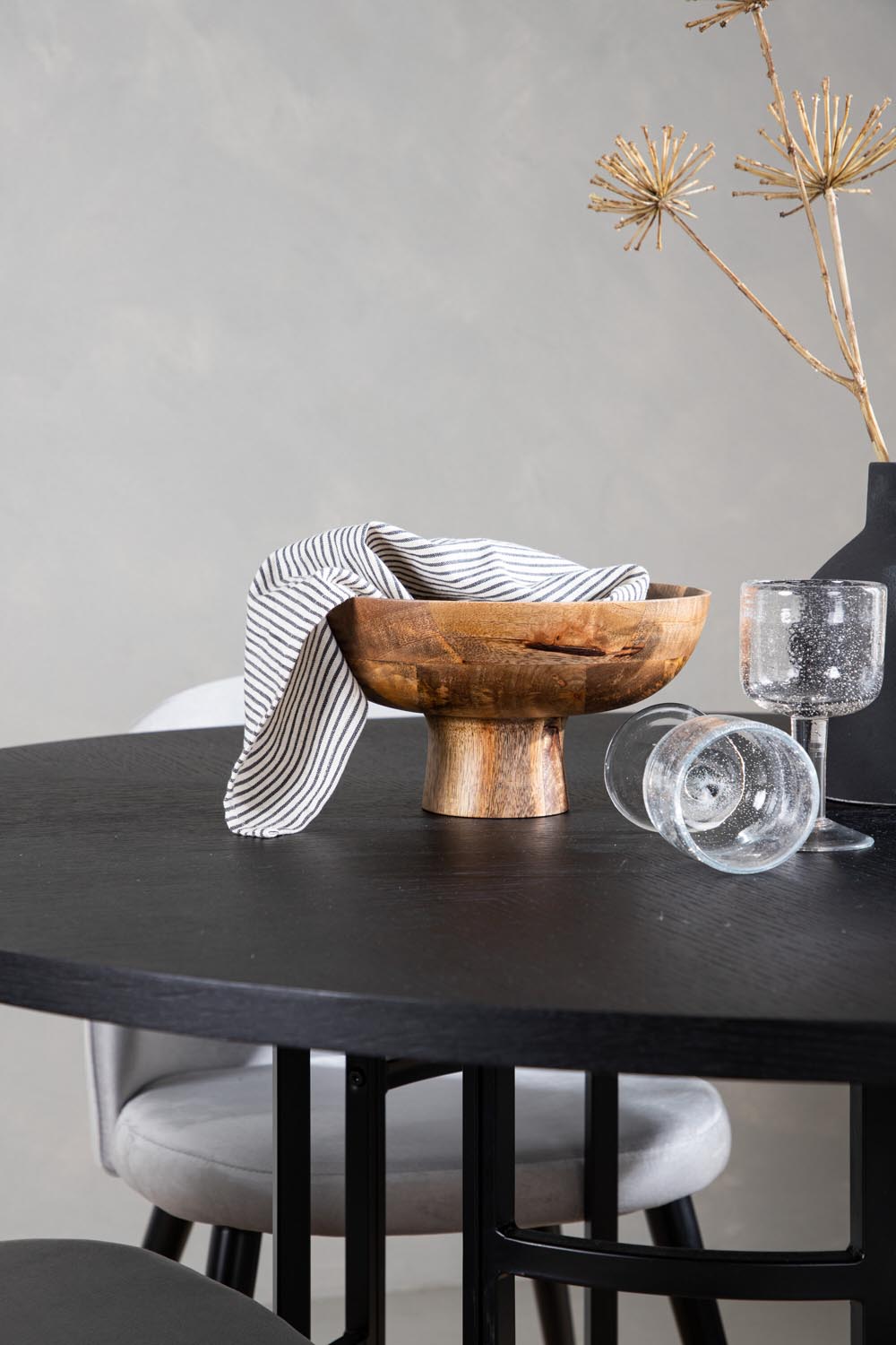 Esszimmerset Copenhagen + Velvet ⌀115cm/4St. in Schwarzgrau präsentiert im Onlineshop von KAQTU Design AG. Esszimmerset ist von Venture Home