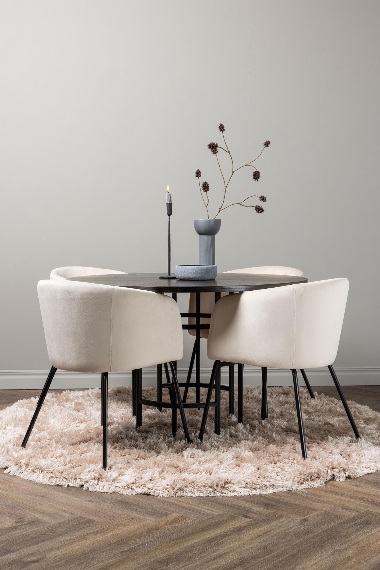 Esszimmerset Copenhagen + Berit: Moderner Esstisch und komfortable Stühle für stilvolle Esszimmer. Ideal für gesellige Abende mit Freunden.