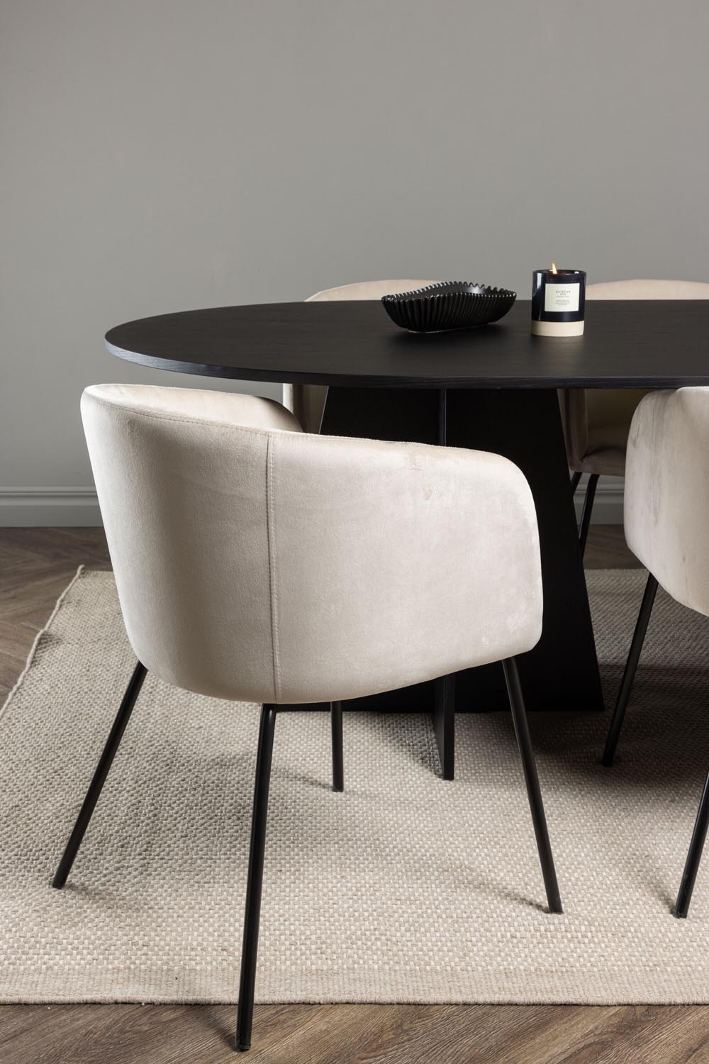 Bootcut Esszimmerset + Berit 230cm/6St. in Beige, Schwarz präsentiert im Onlineshop von KAQTU Design AG. Esszimmerset ist von Venture Home