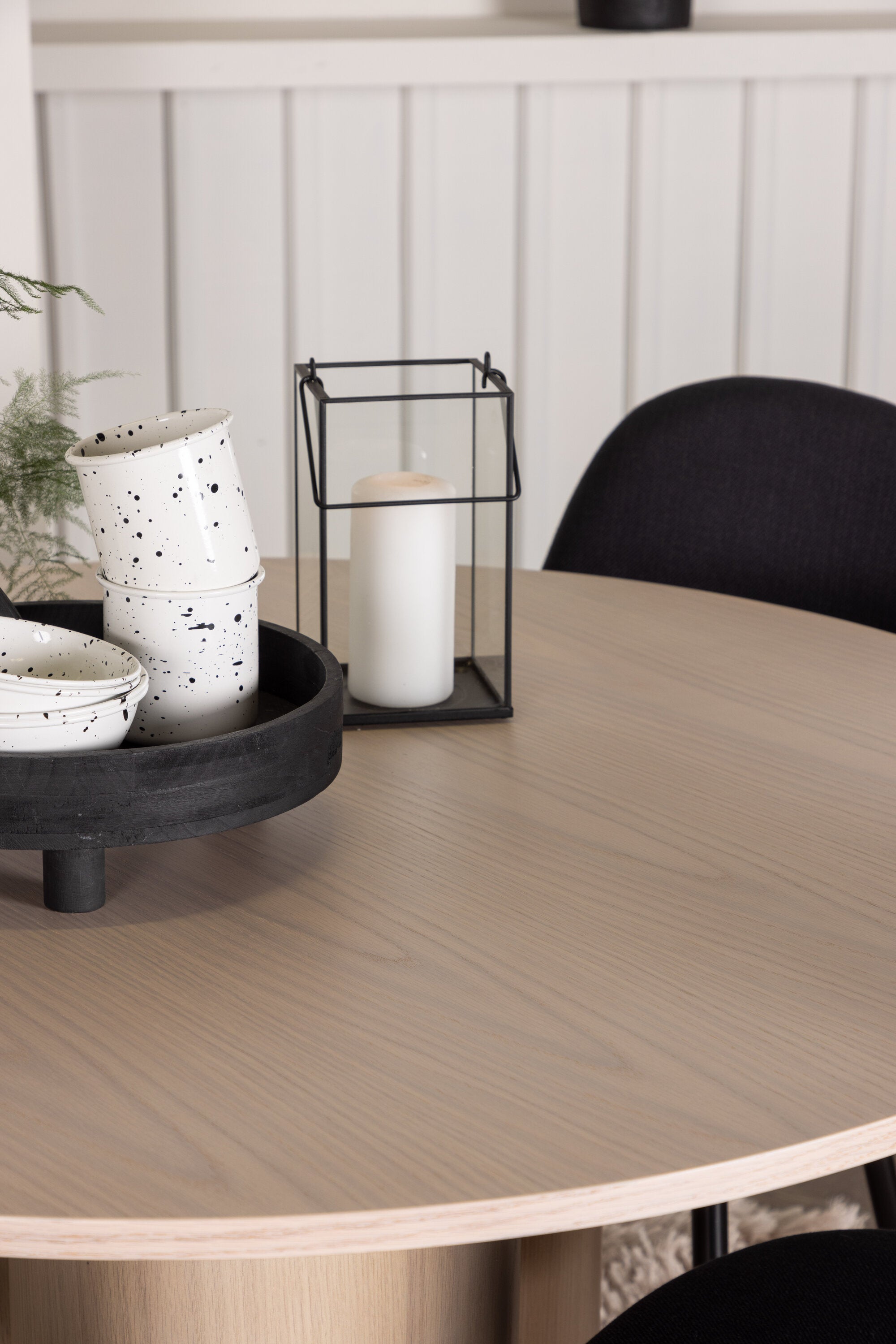 Olivia Esszimmer Set + Polar ⌀110cm/4St. in Natur / Schwarz präsentiert im Onlineshop von KAQTU Design AG. Esszimmerset ist von Venture Home