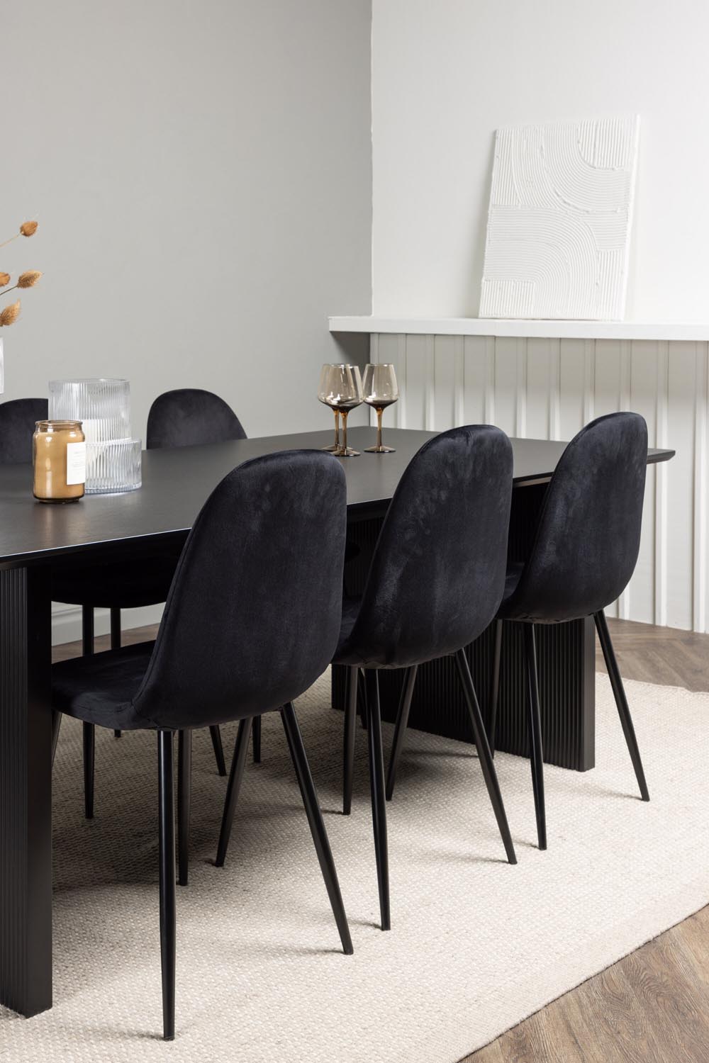 Vail Esszimmerset + Polar 200cm/6St. in Schwarz präsentiert im Onlineshop von KAQTU Design AG. Esszimmerset ist von Venture Home