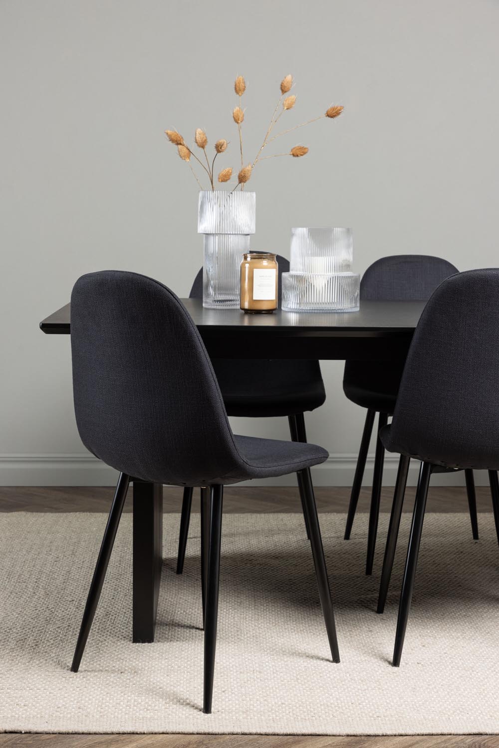 Vail Esszimmerset + Polar 200cm/6St. in Schwarz präsentiert im Onlineshop von KAQTU Design AG. Esszimmerset ist von Venture Home