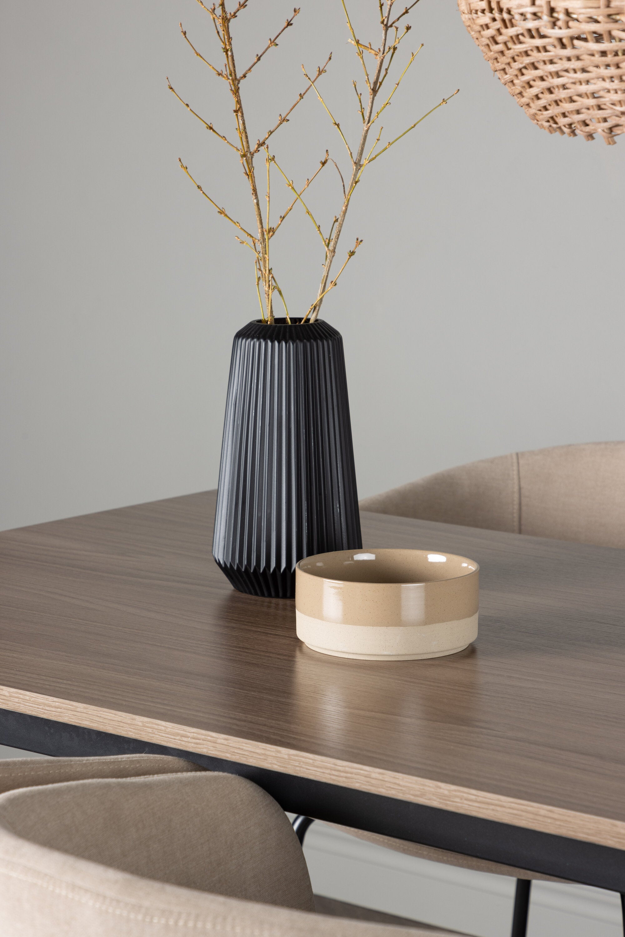 Tempe Esszimmerset + Berit 140cm/4St. in Beige, Schwarz präsentiert im Onlineshop von KAQTU Design AG. Esszimmerset ist von Venture Home